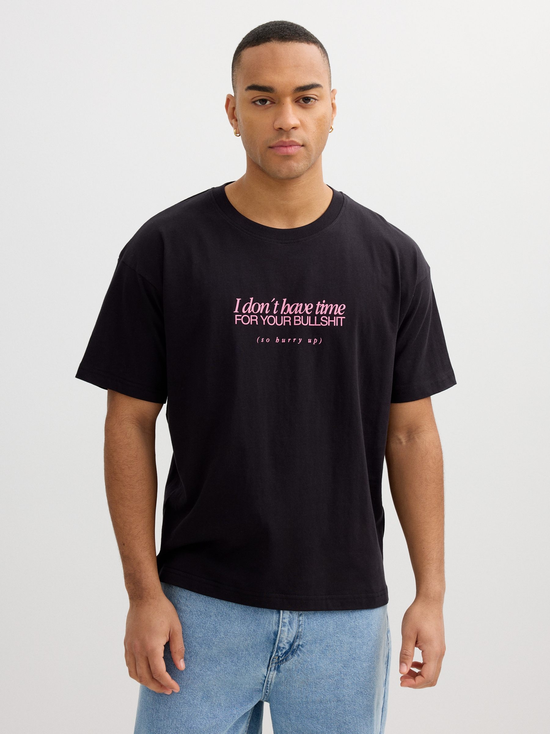 Cotton team t-shirt black middle front view