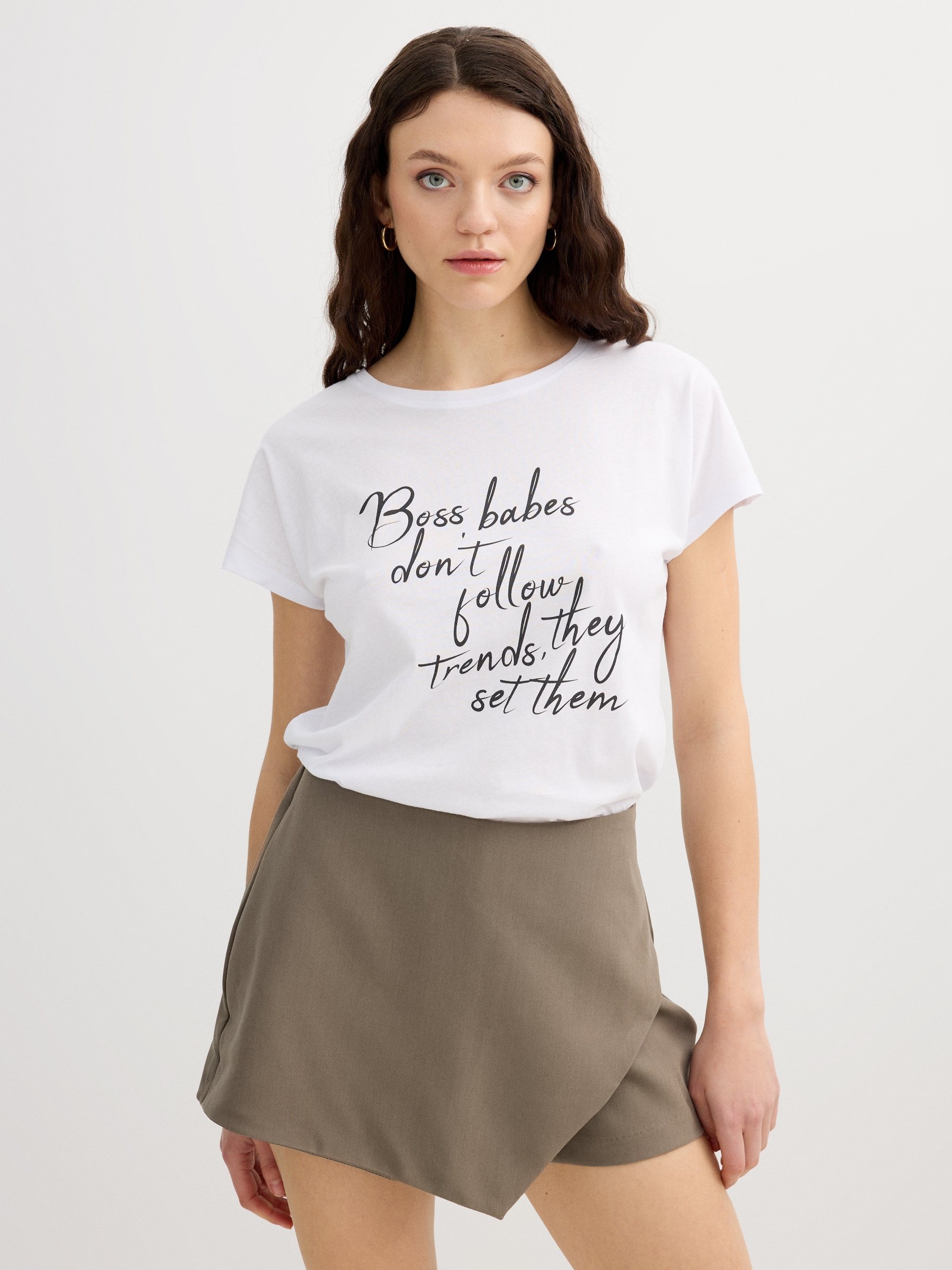 Boss Babes Cotton T-shirt white middle front view