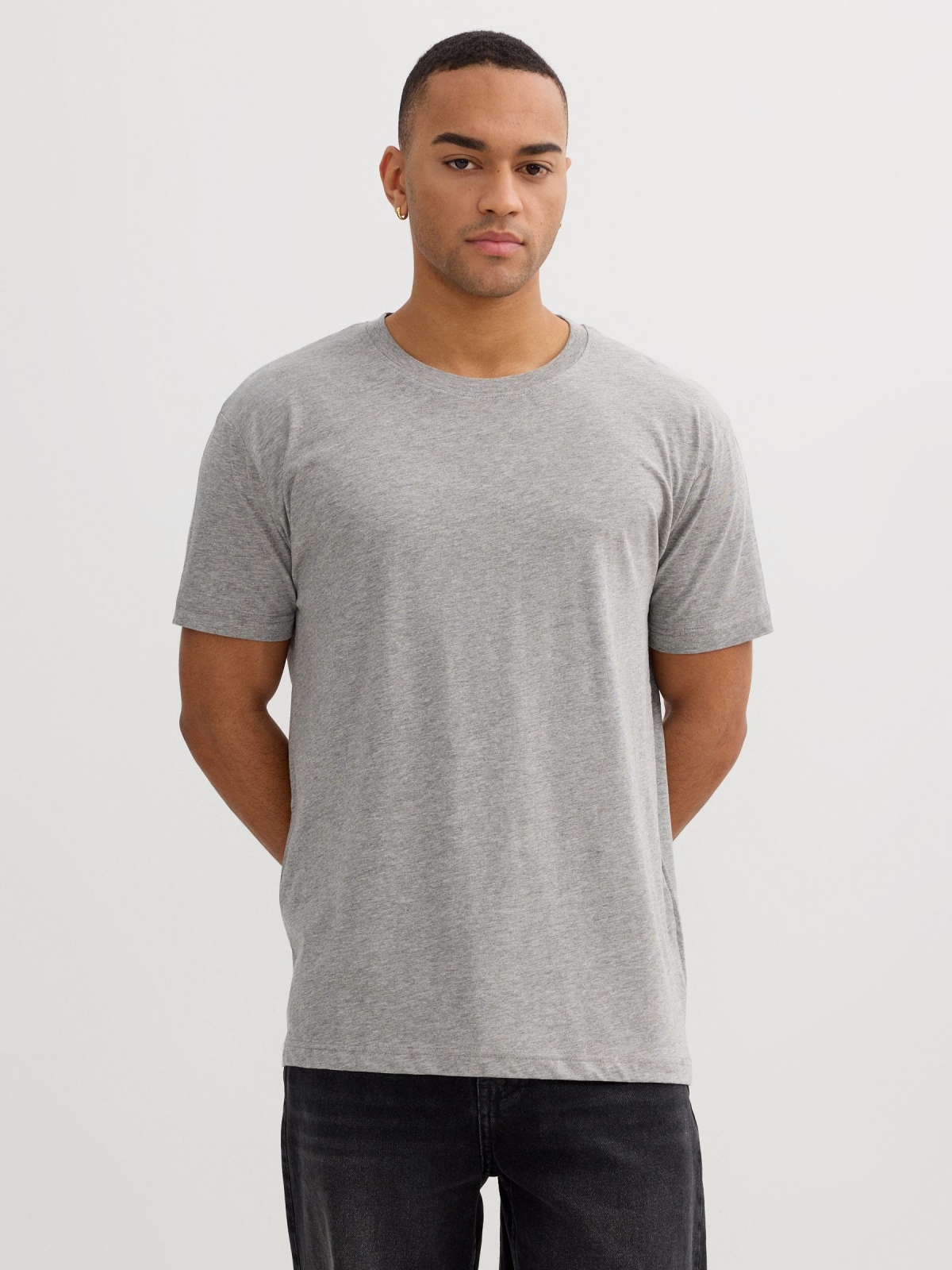 Camiseta básica manga corta gris vista media frontal