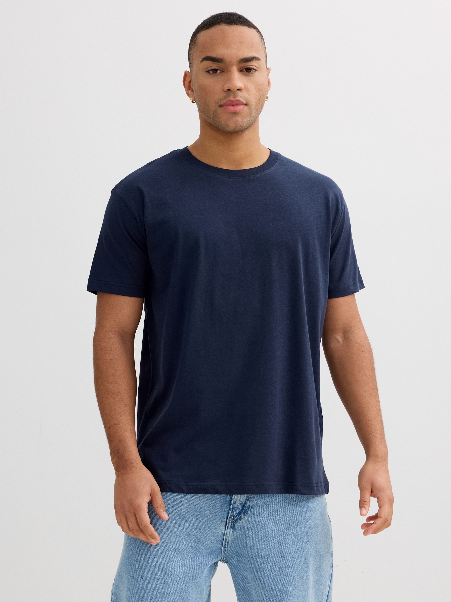 Camiseta básica manga corta azul vista media frontal