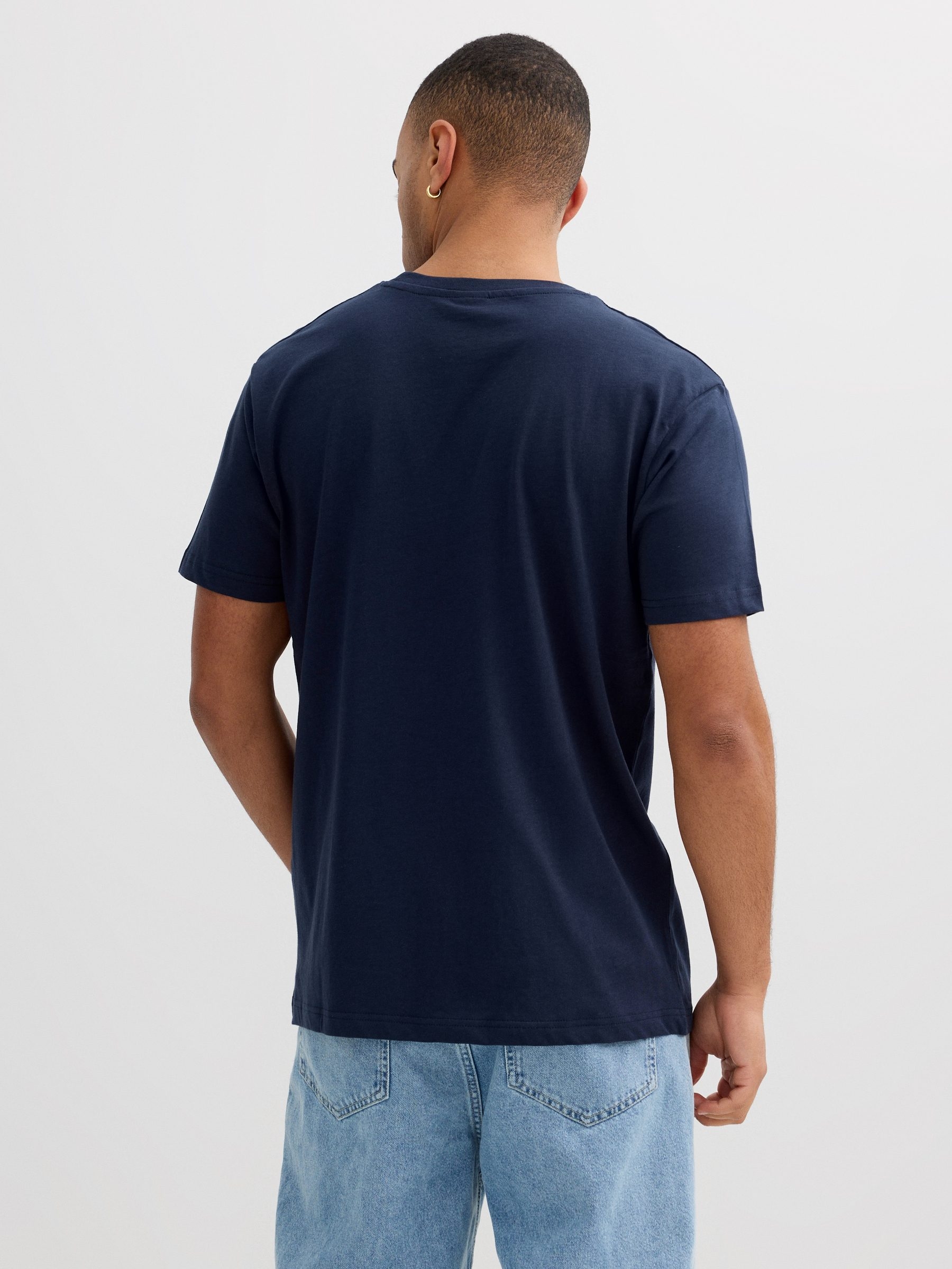 Basic T-shirt blue middle front view