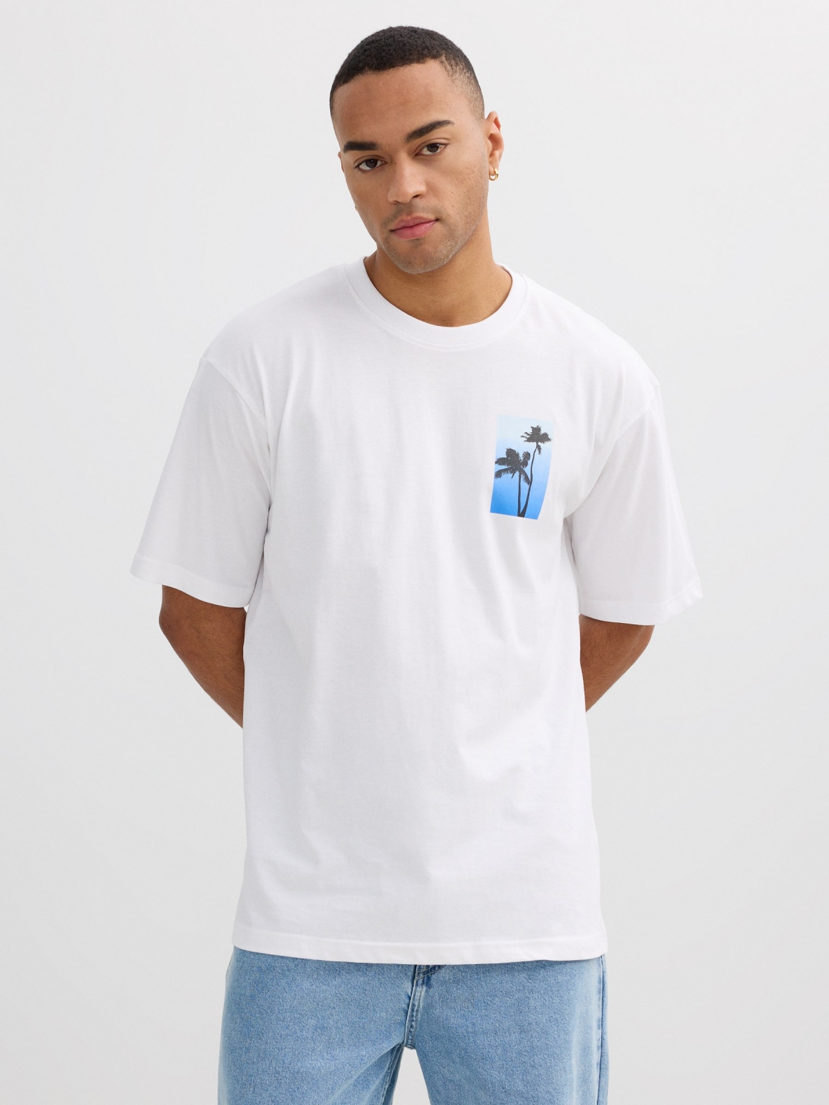 Camiseta tropical oversized
