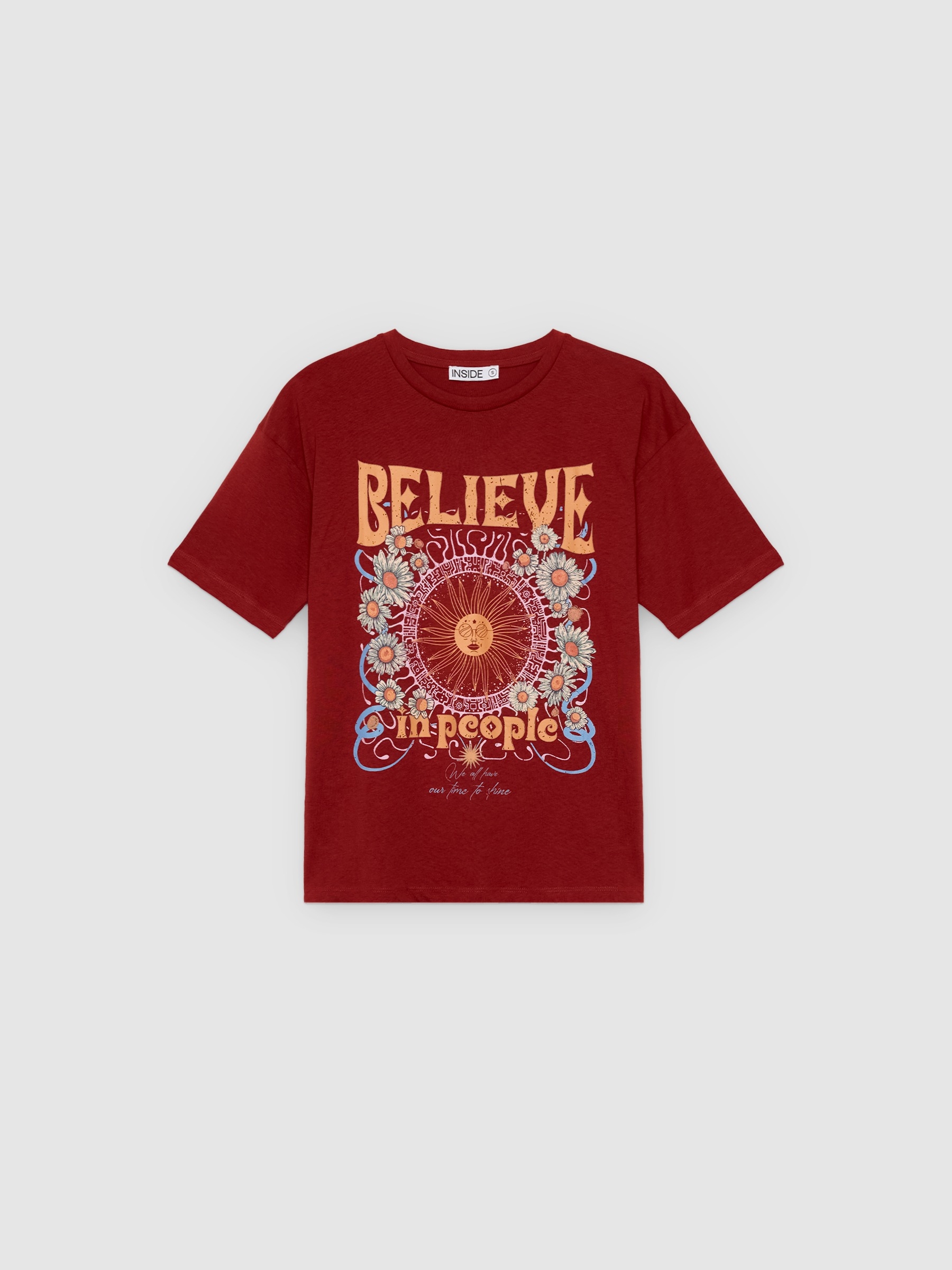 Camiseta oversized believe terracota vista meia frontal