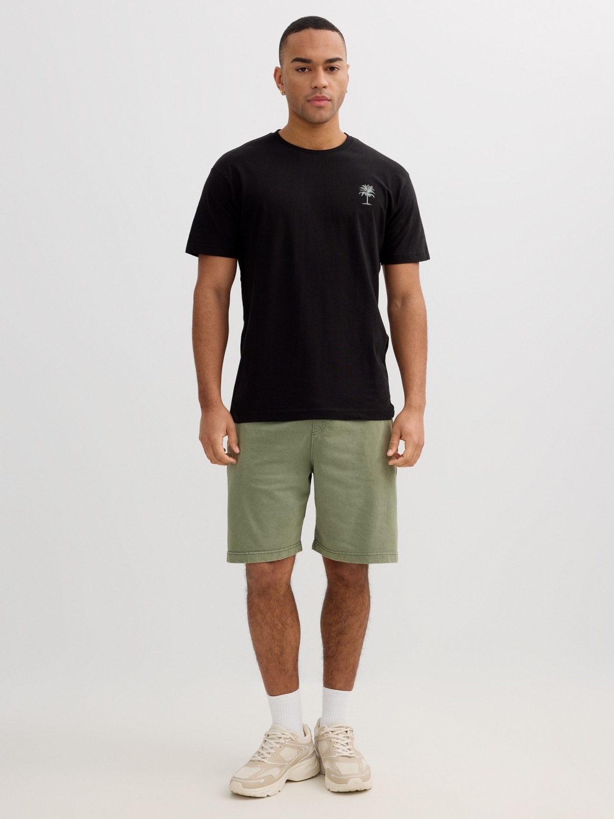 Black palm tree t-shirt black front view