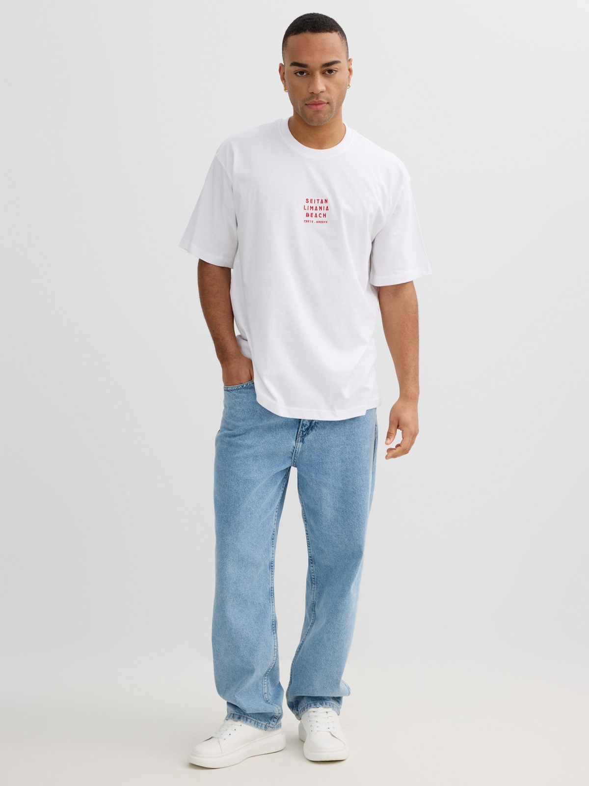 Camiseta oversized branca branco vista geral frontal