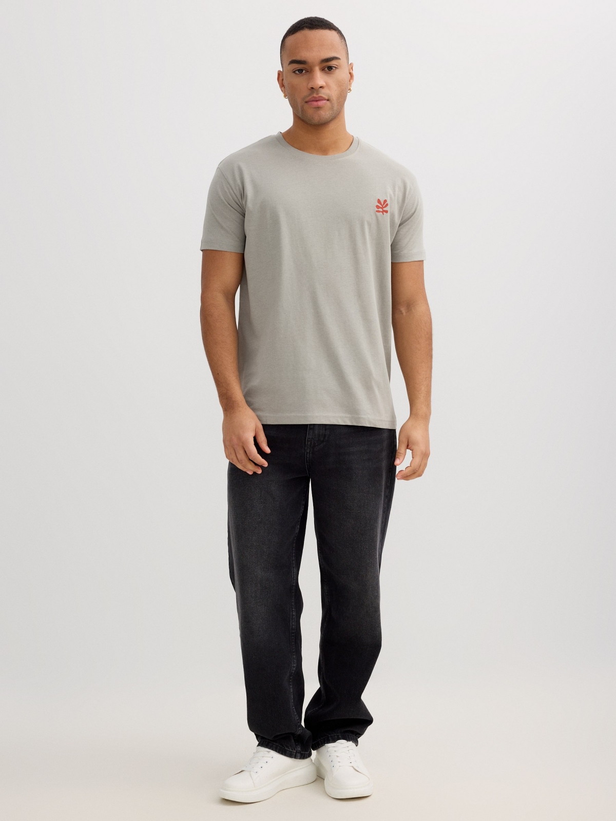 Tropical embroidered t-shirt green front view