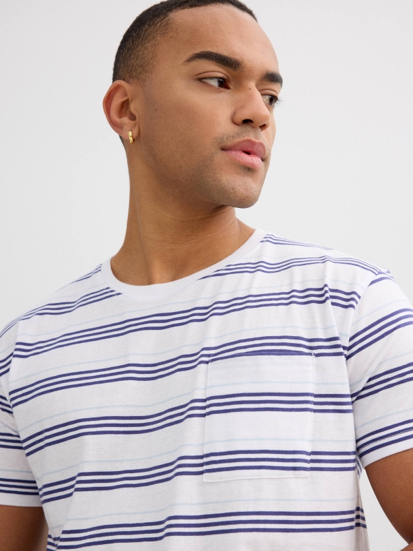 Short-sleeve striped shirt white detail view
