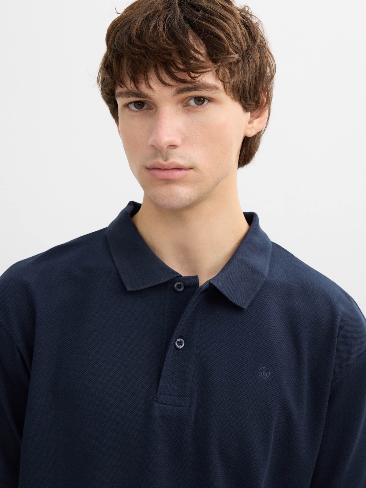 Basic polo navy detail view