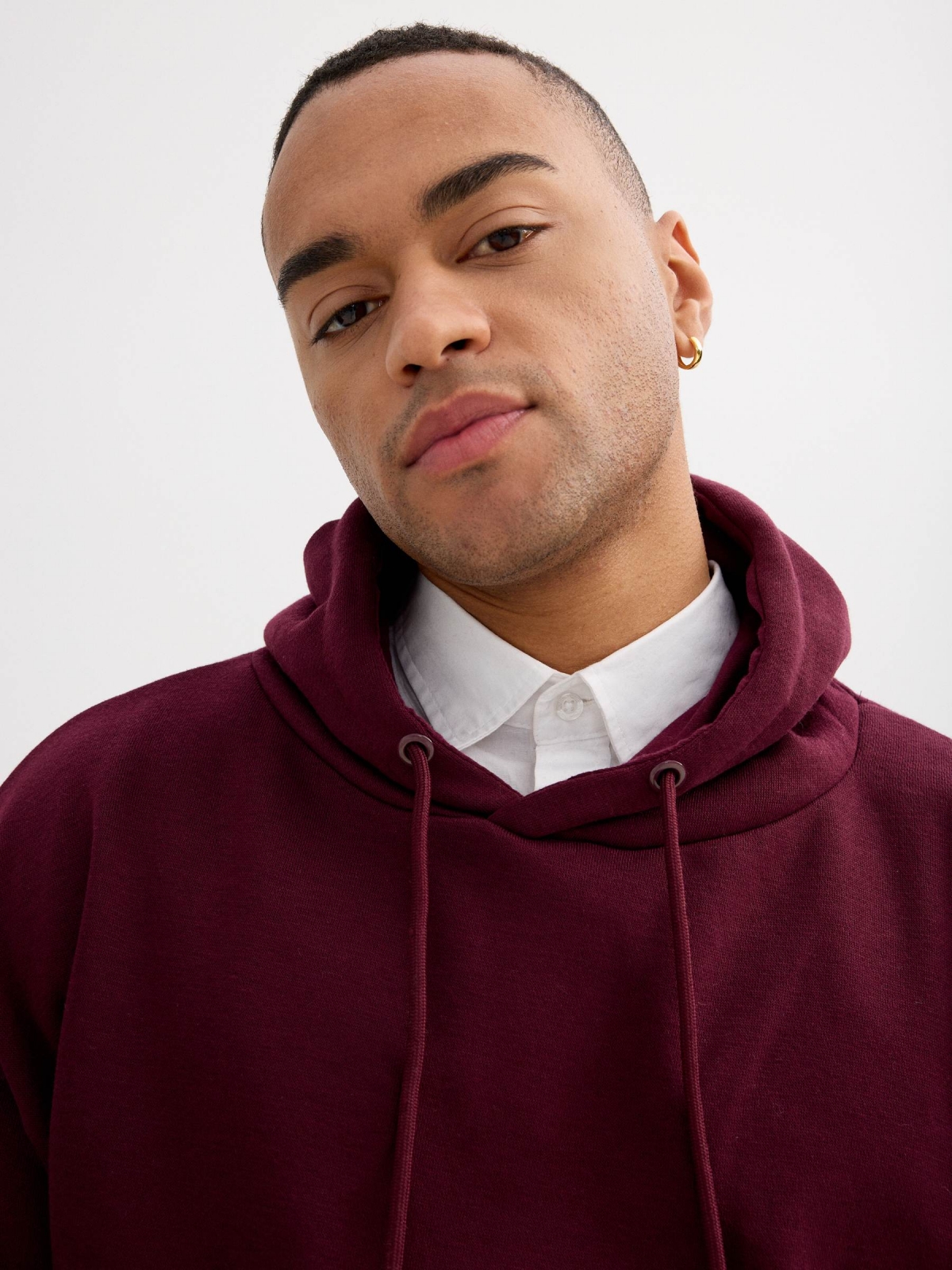 Basic hooded sweatshirt burgundy detail view