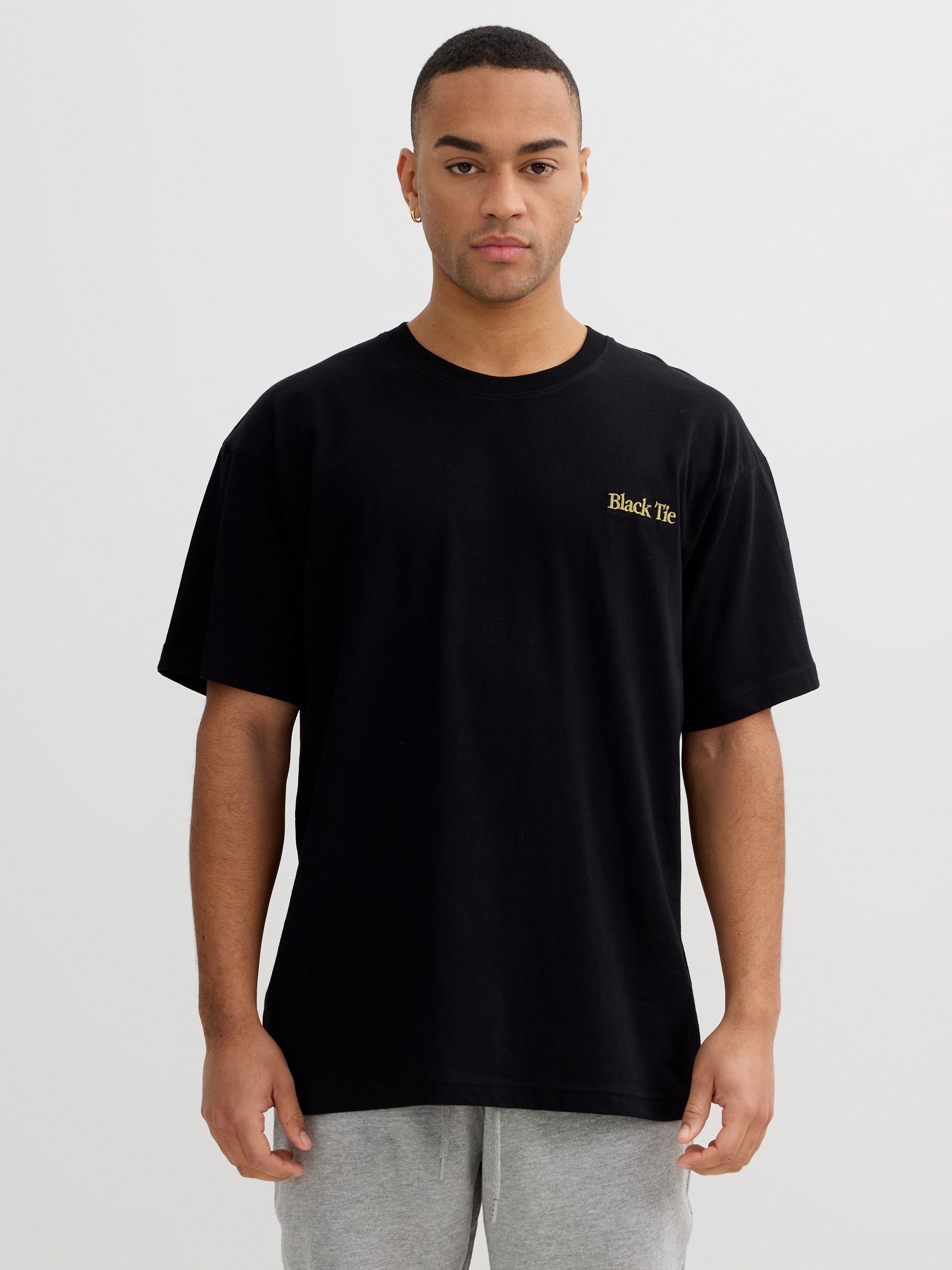 Casual Black Tie T-shirt black middle front view