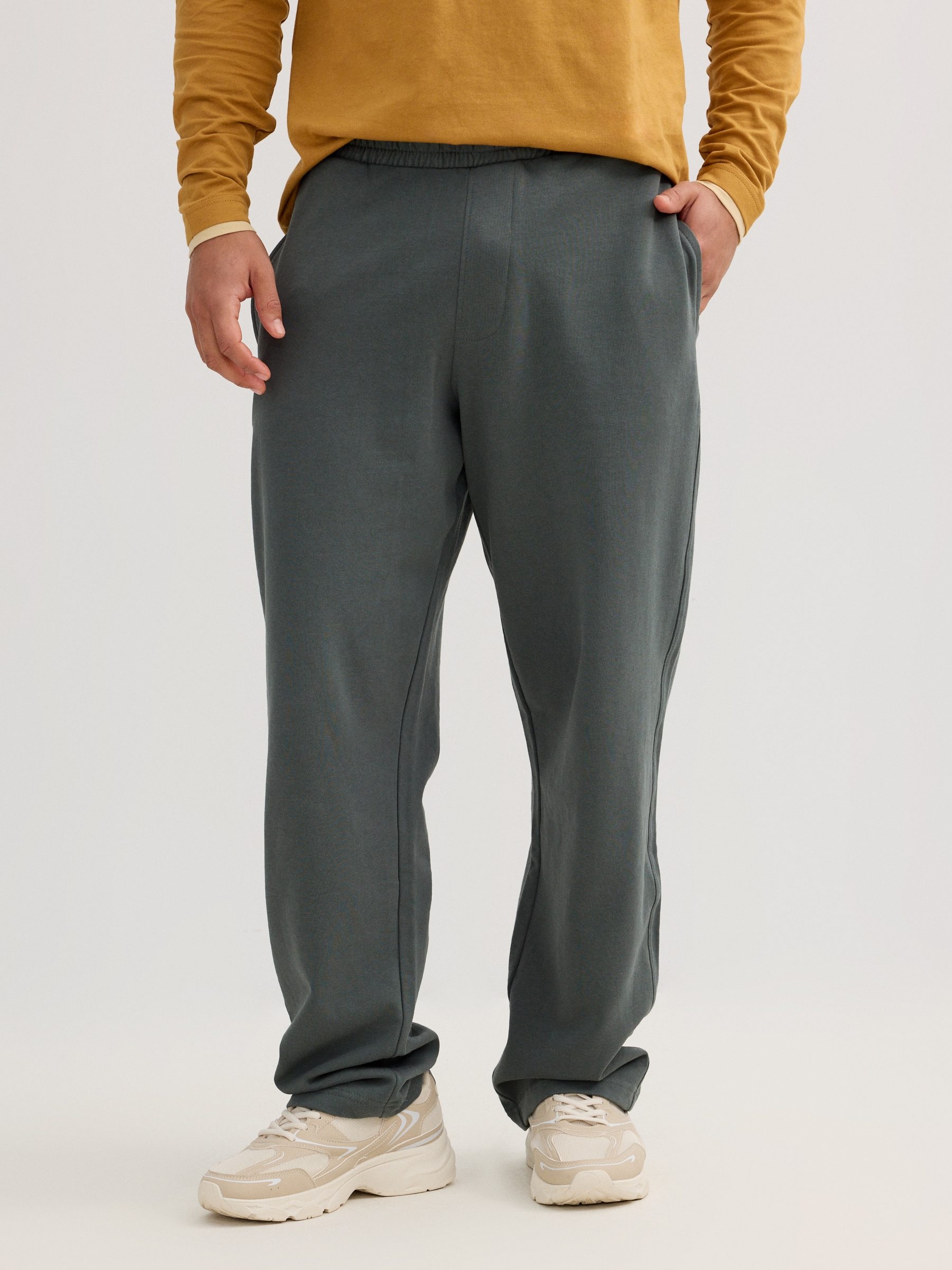 Jogger felpa con cordones