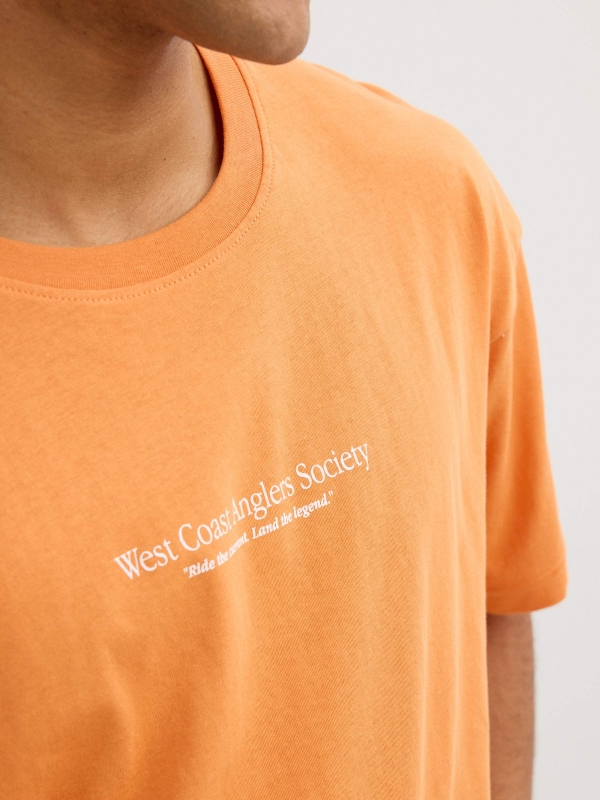 Camiseta West Coast coral vista detalle