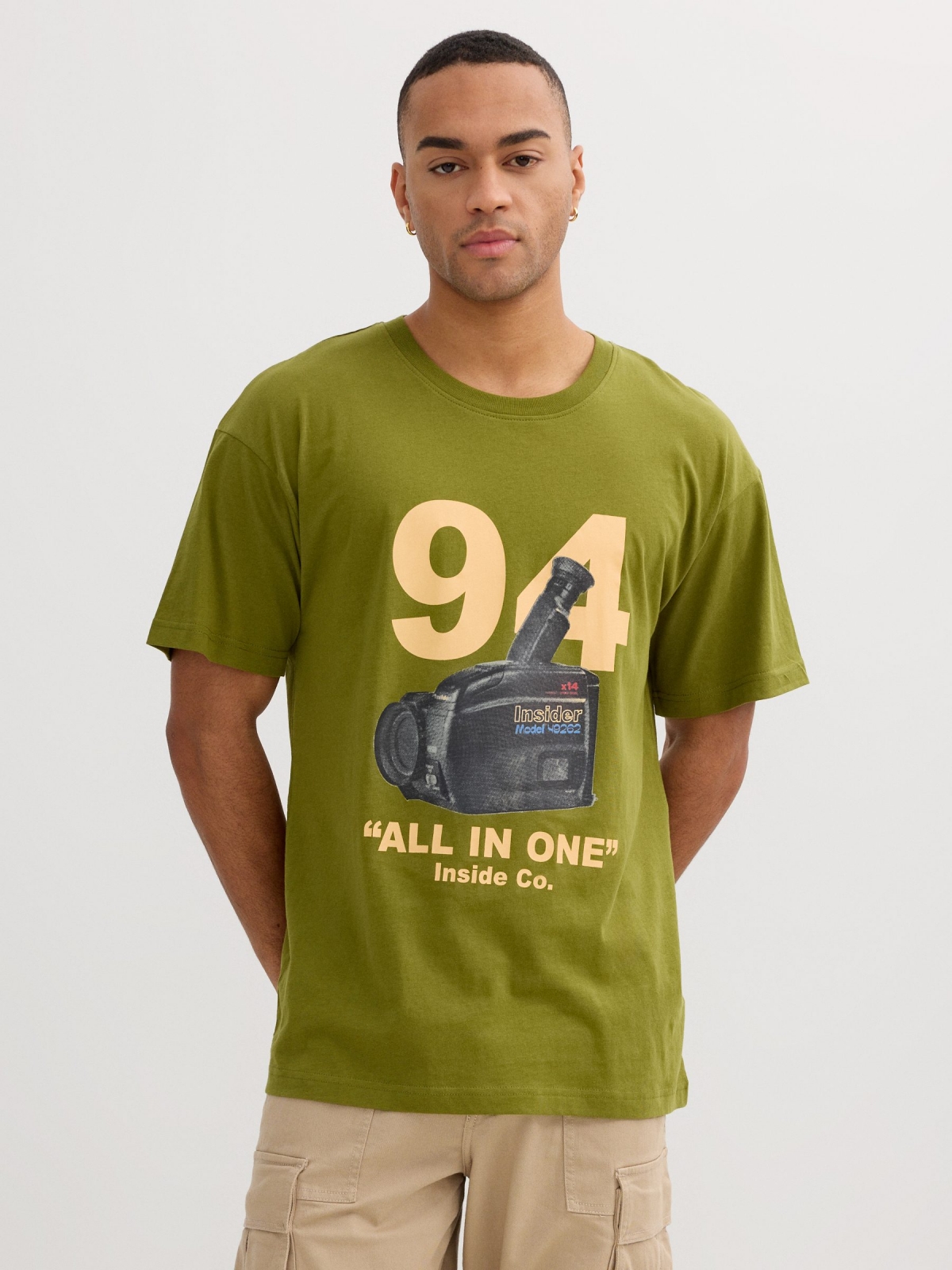 Camiseta con estampado retro