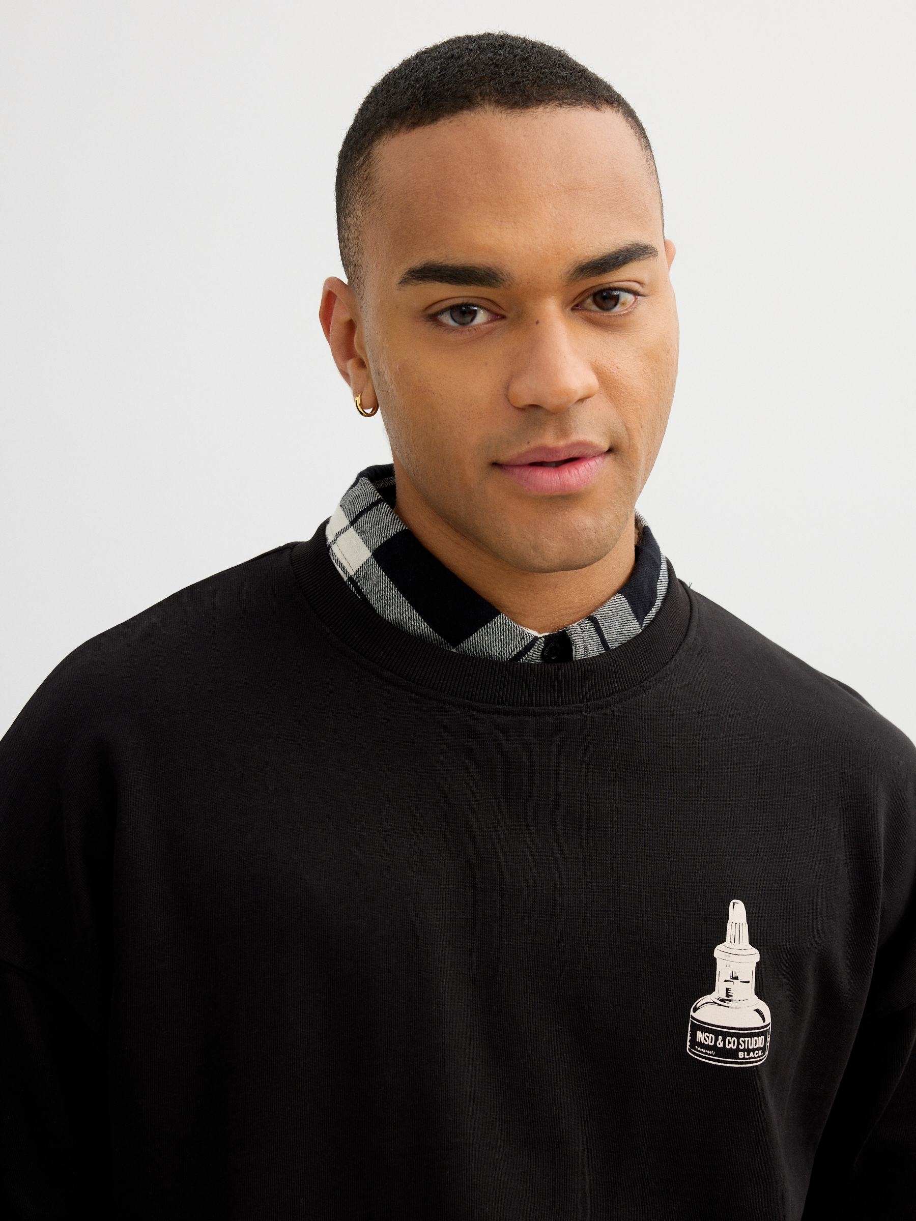 Printed fleece sweatshirt black middle front view