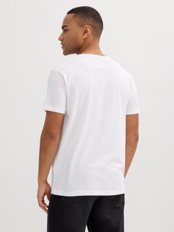 Camiseta básica cuello panadero blanco vista media trasera