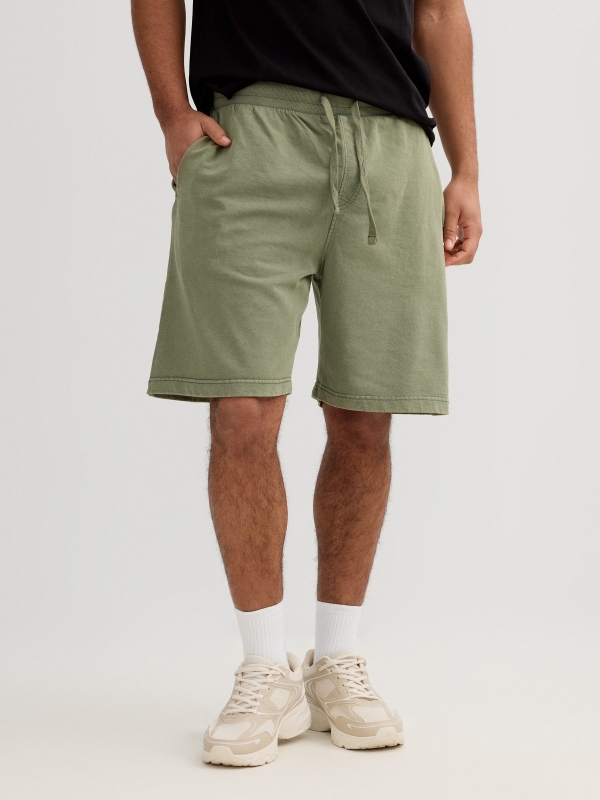 Sports fleece Bermuda with drawstrings green middle back view