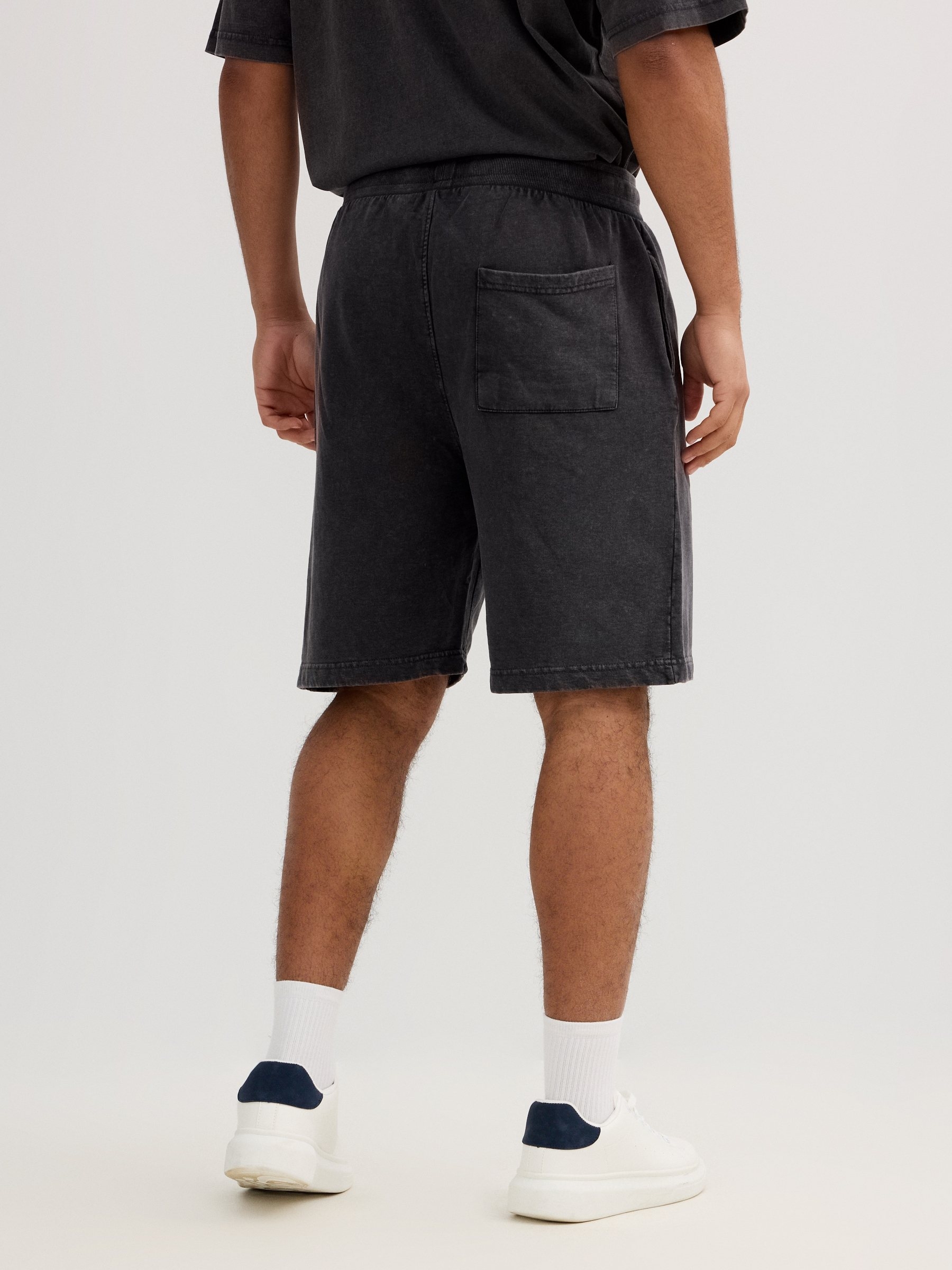 Bermuda deportiva felpa con cordones