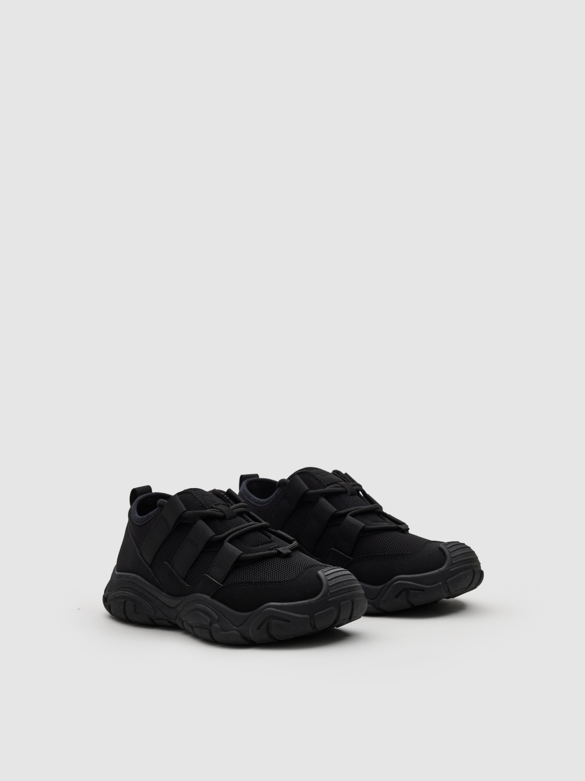 Tênis de corrida combinados nylon preto vista frontal 45º