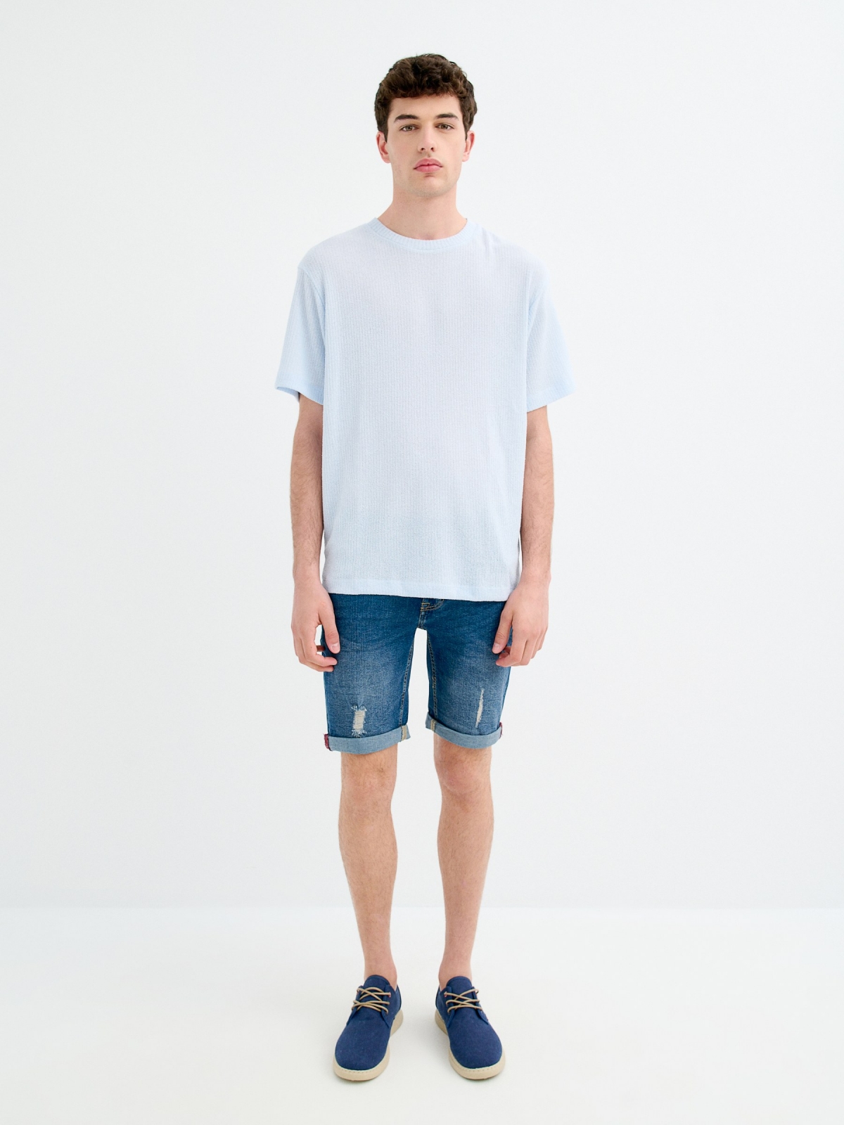 Skinny denim Bermuda blue front view