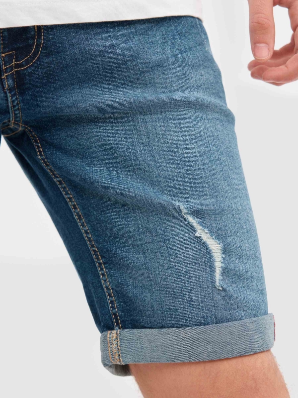 Skinny denim Bermuda blue detail view