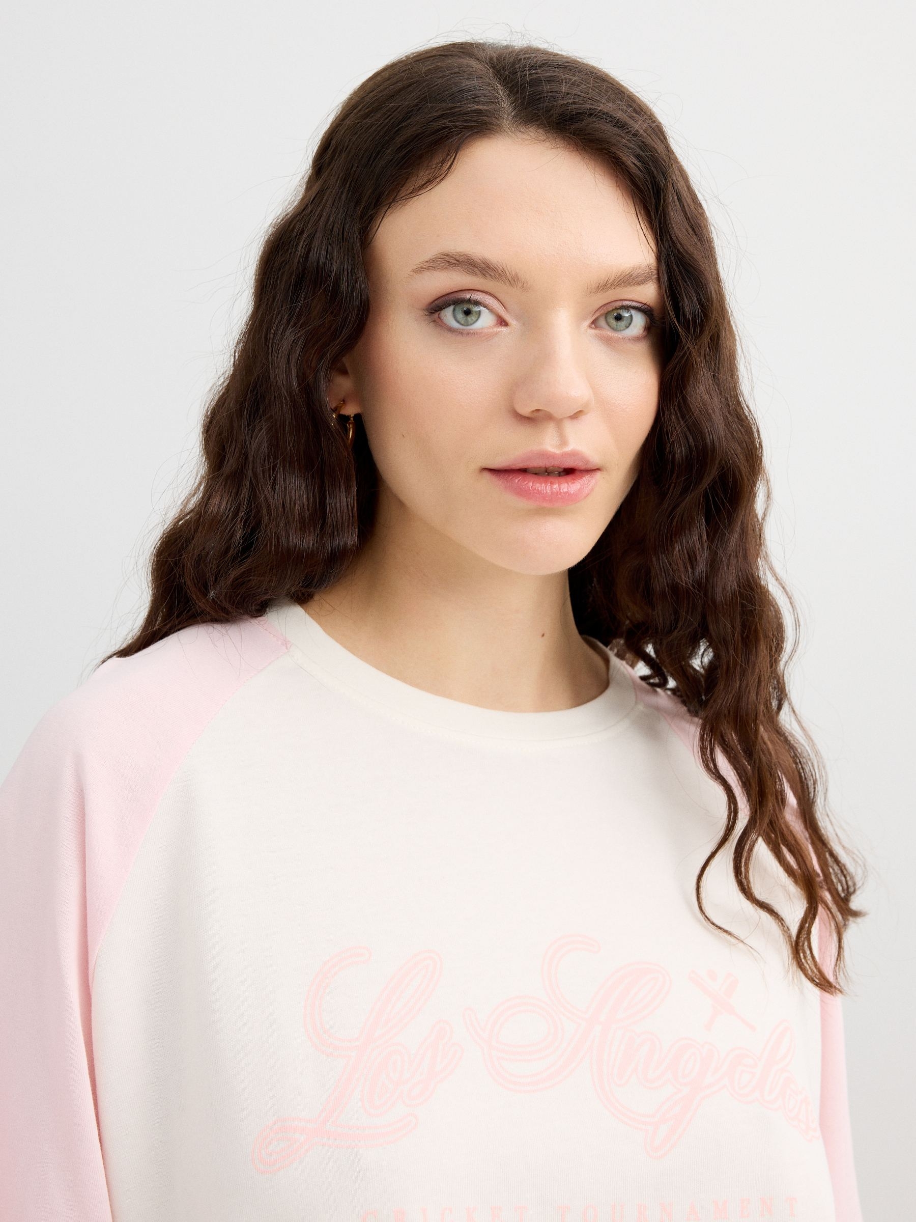 Oversized short-sleeve cotton t-shirt off white middle front view