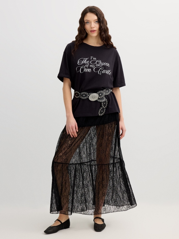 Camiseta oversize Queen preto vista geral frontal