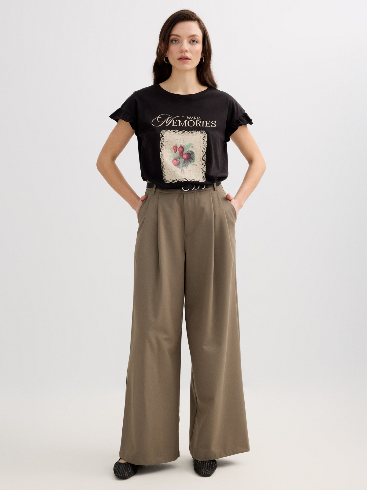 Camiseta babados Memories preto vista geral frontal