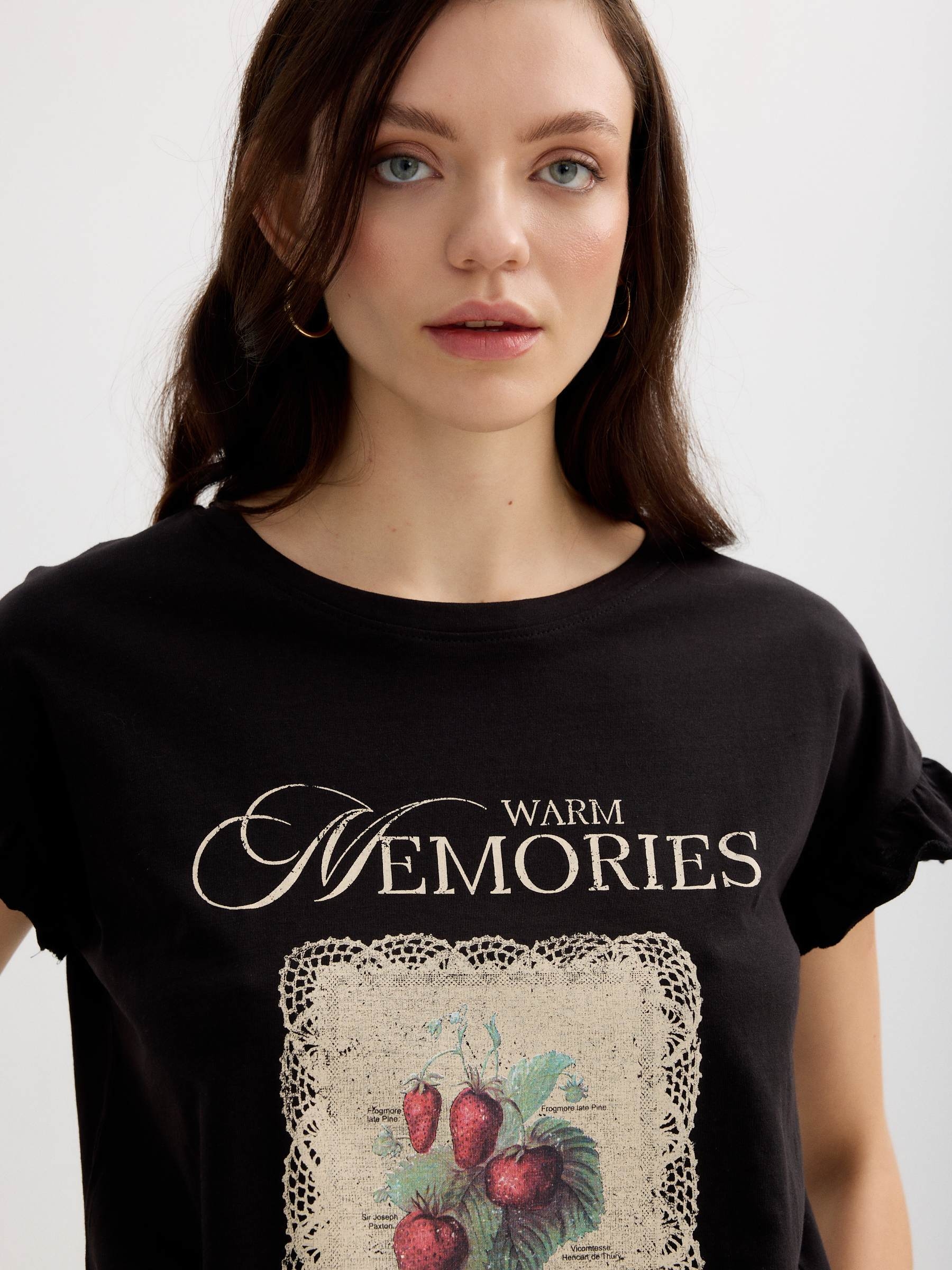 Ruffled T-shirt Memories black middle front view