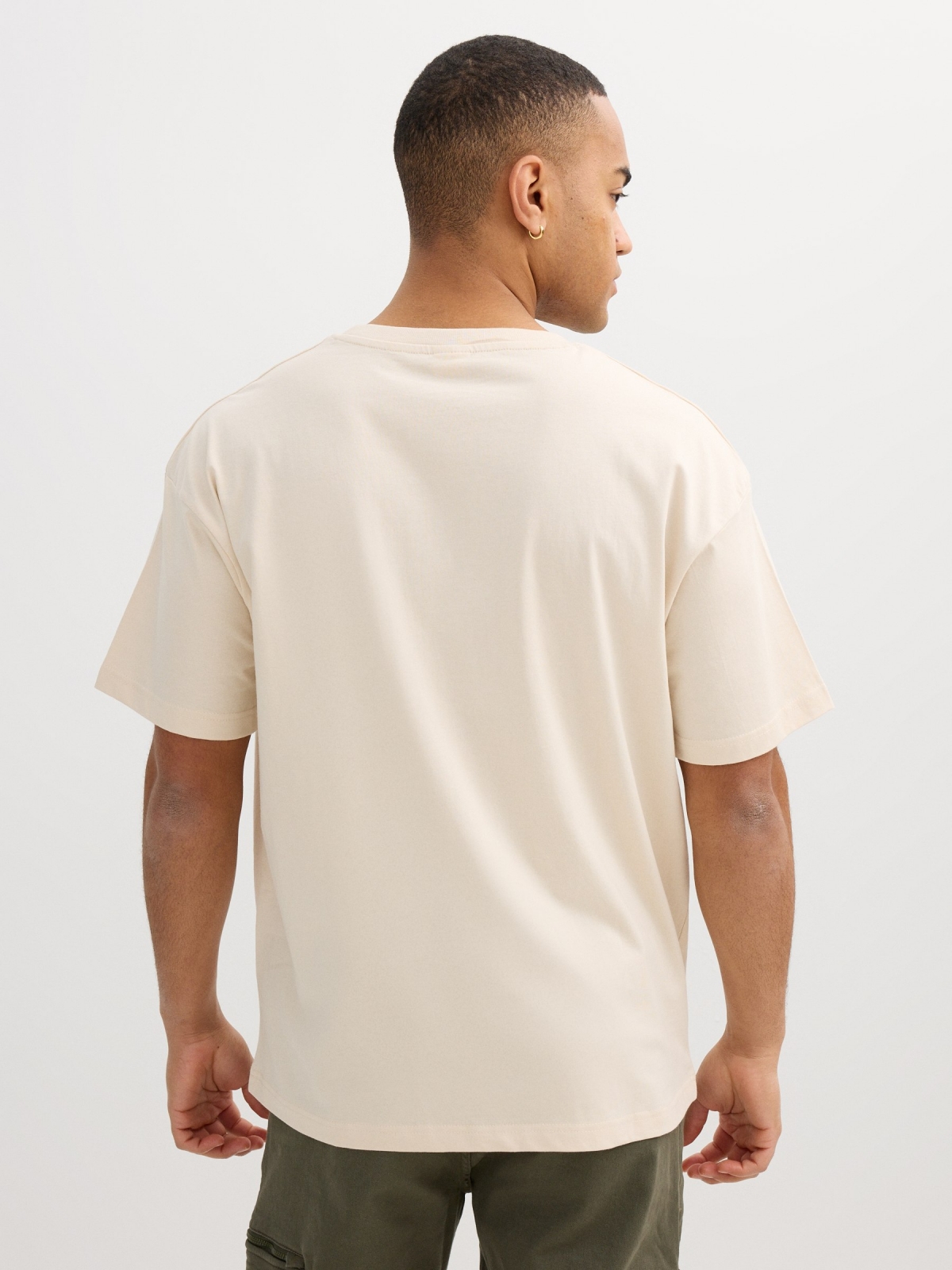 Camiseta Uper East Side crudo vista media trasera