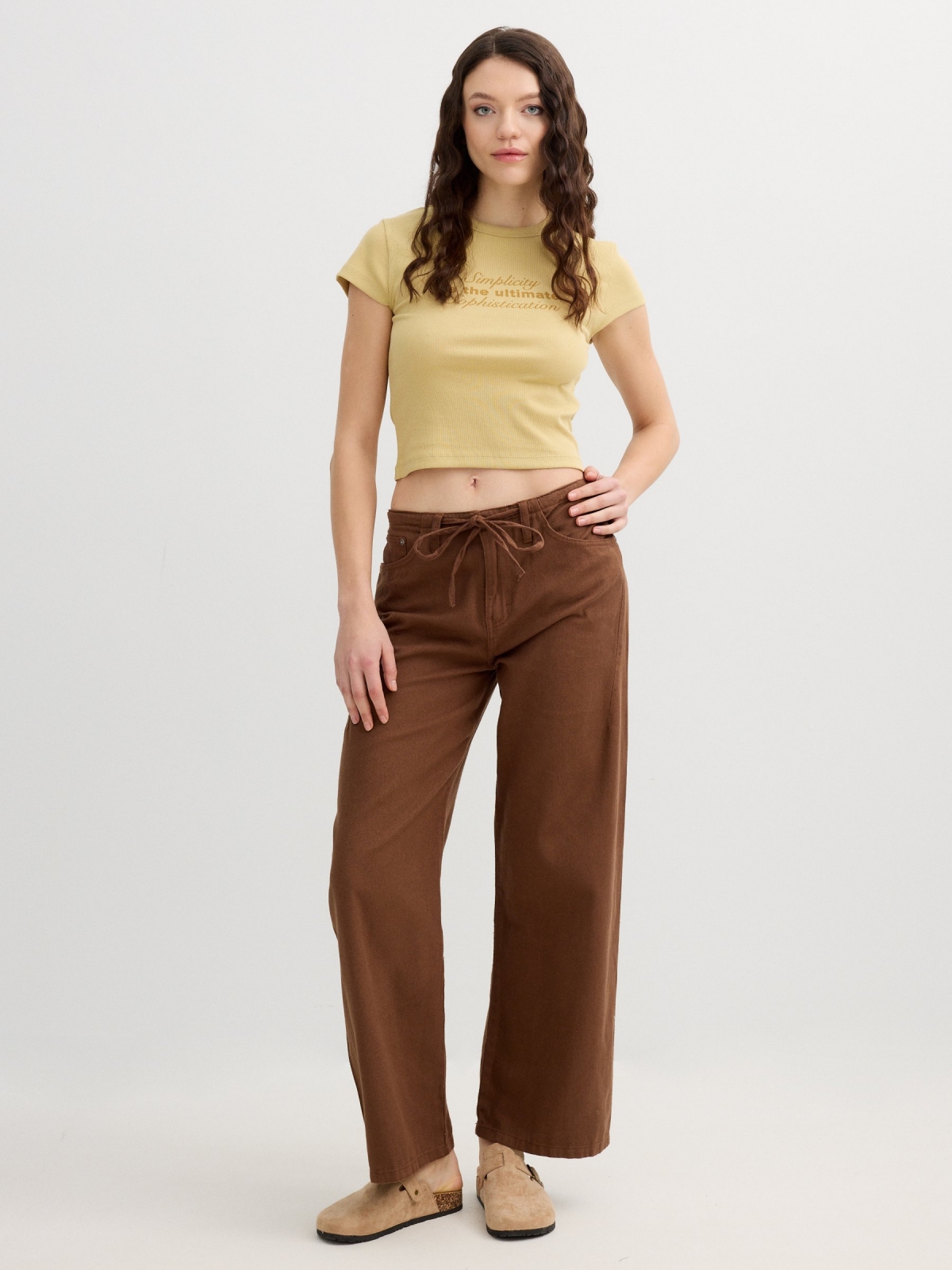 Basic ribbed t-shirt with text sand front view