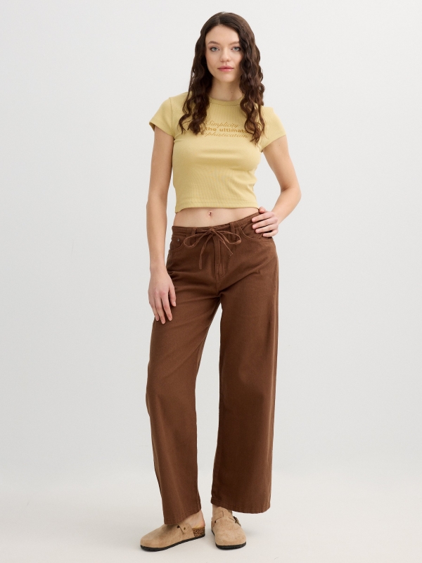 Basic ribbed t-shirt with text sand front view