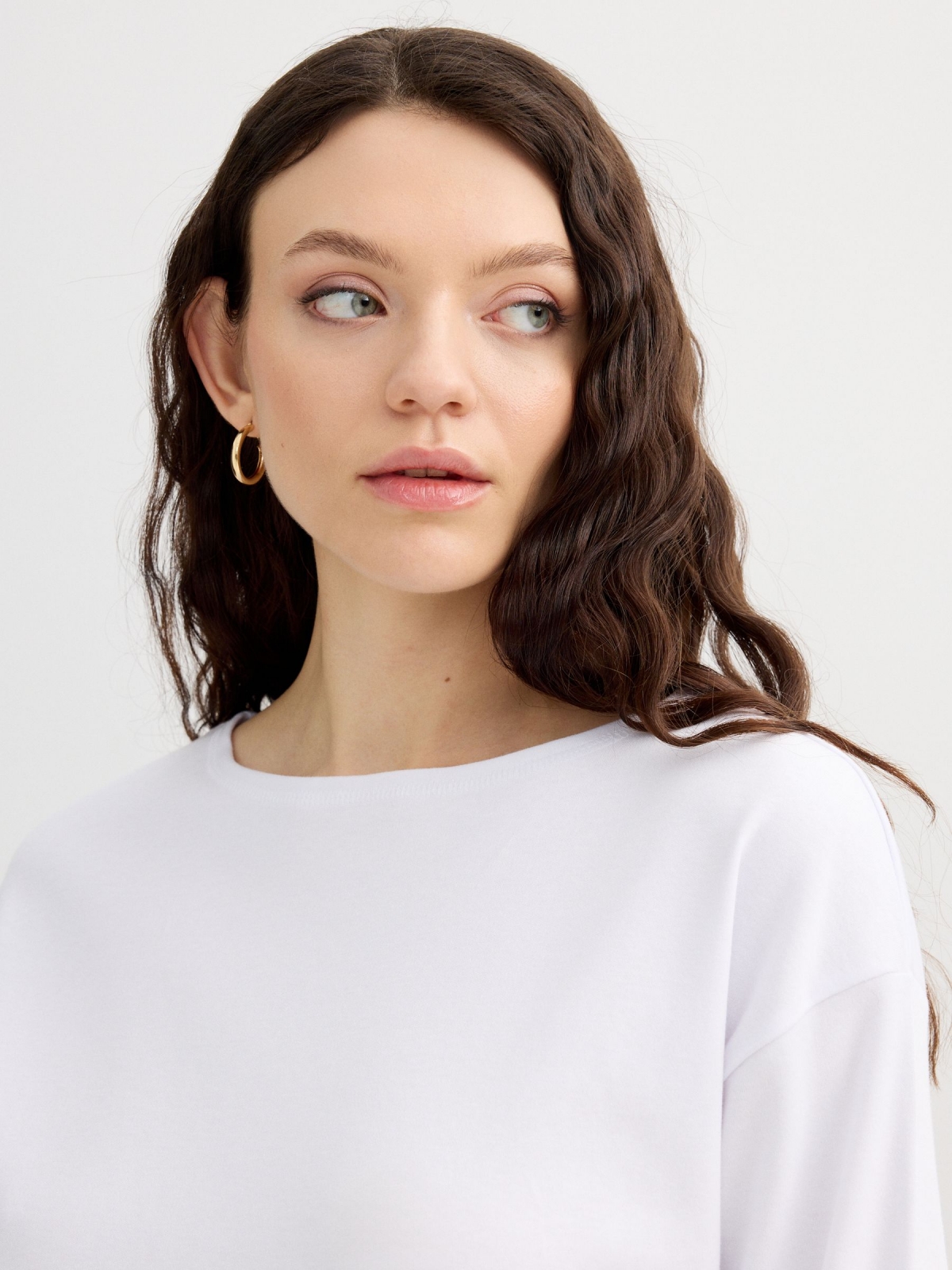 Camisola de algodão decote barco branco vista detalhe