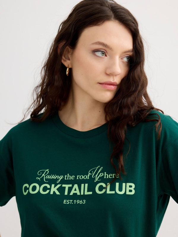 Cocktail Club T-shirt dark green detail view
