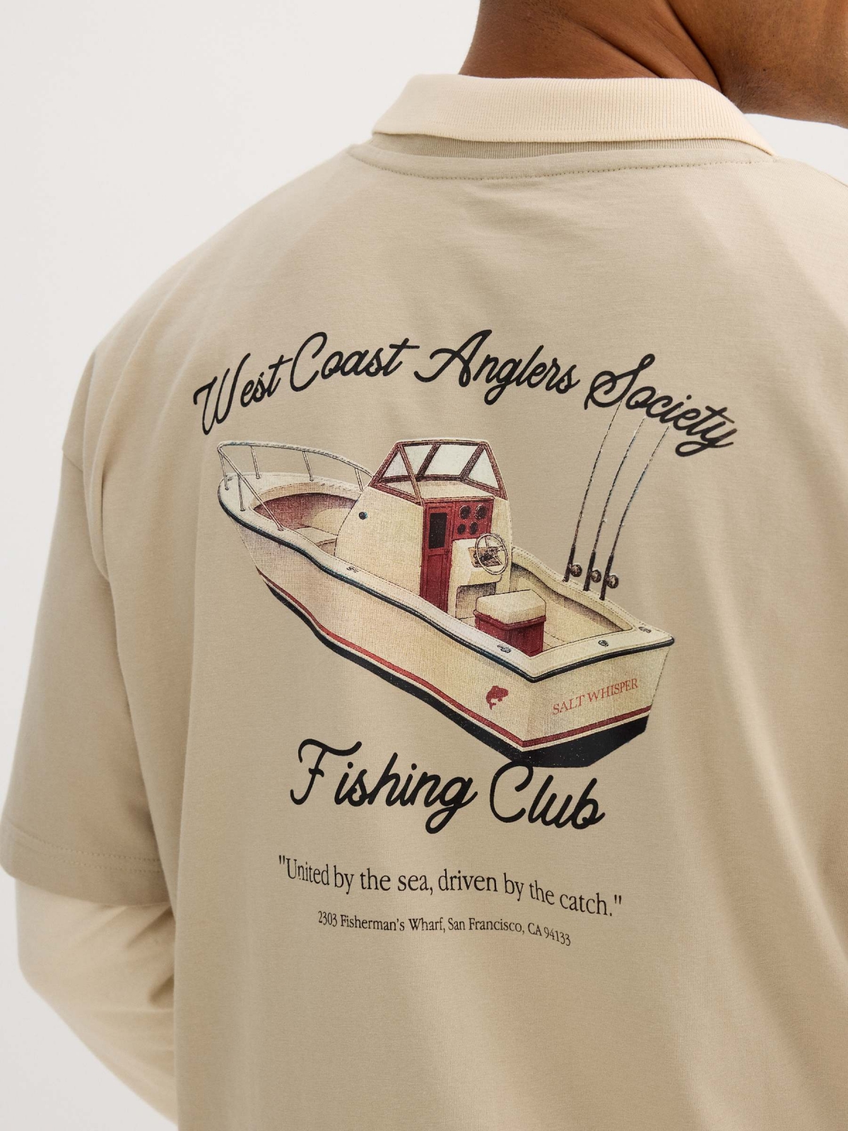 Camiseta beige mensaje crudo vista detalle