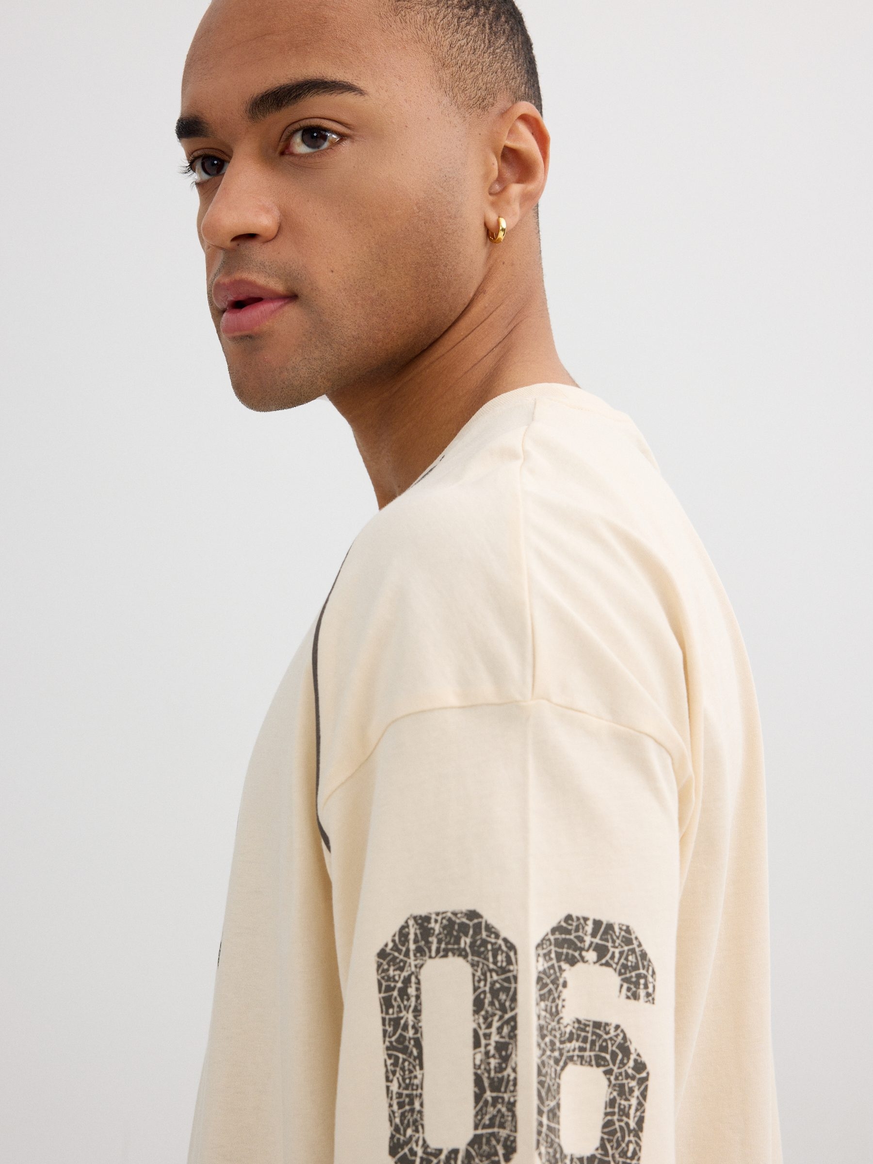 Camiseta Indiana Athletic 06 blanco roto vista media frontal