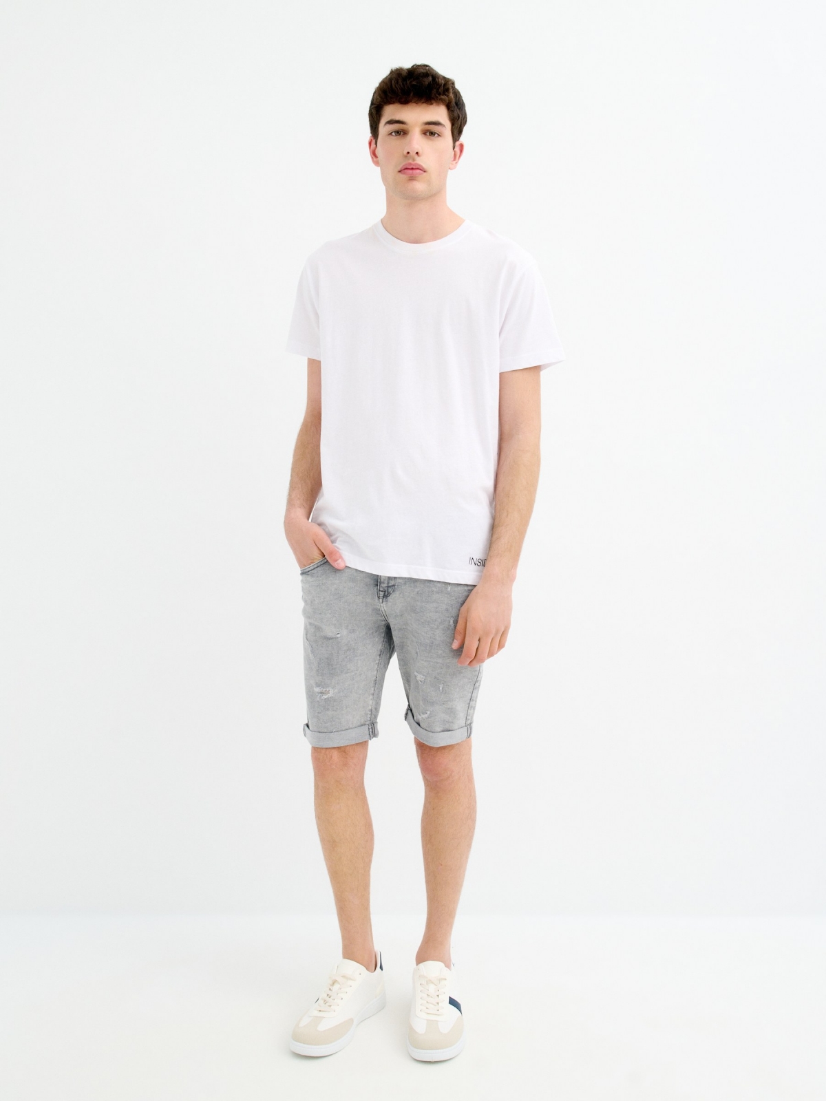 Bermuda vaquera skinny gris gris claro vista detalle