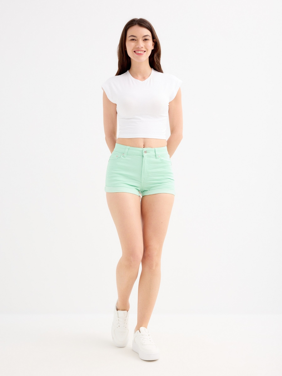 Shorts sarga tiro medio menta vista general frontal