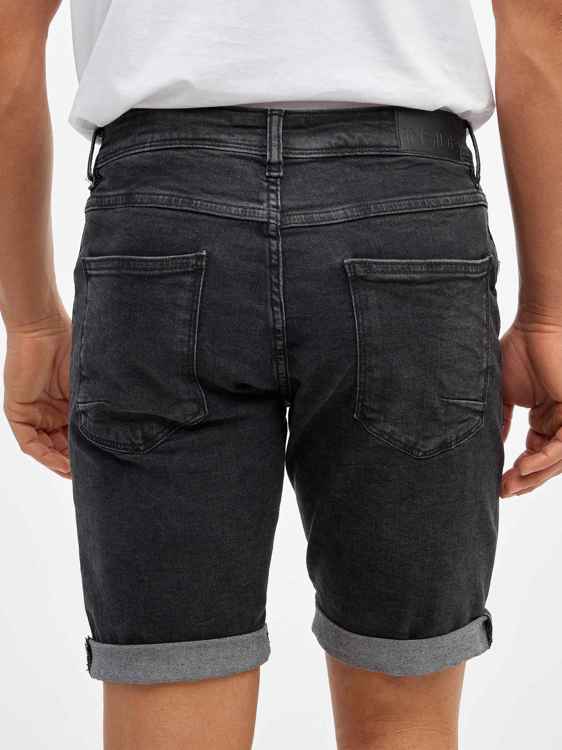 Basic skinny denim Bermuda black middle front view