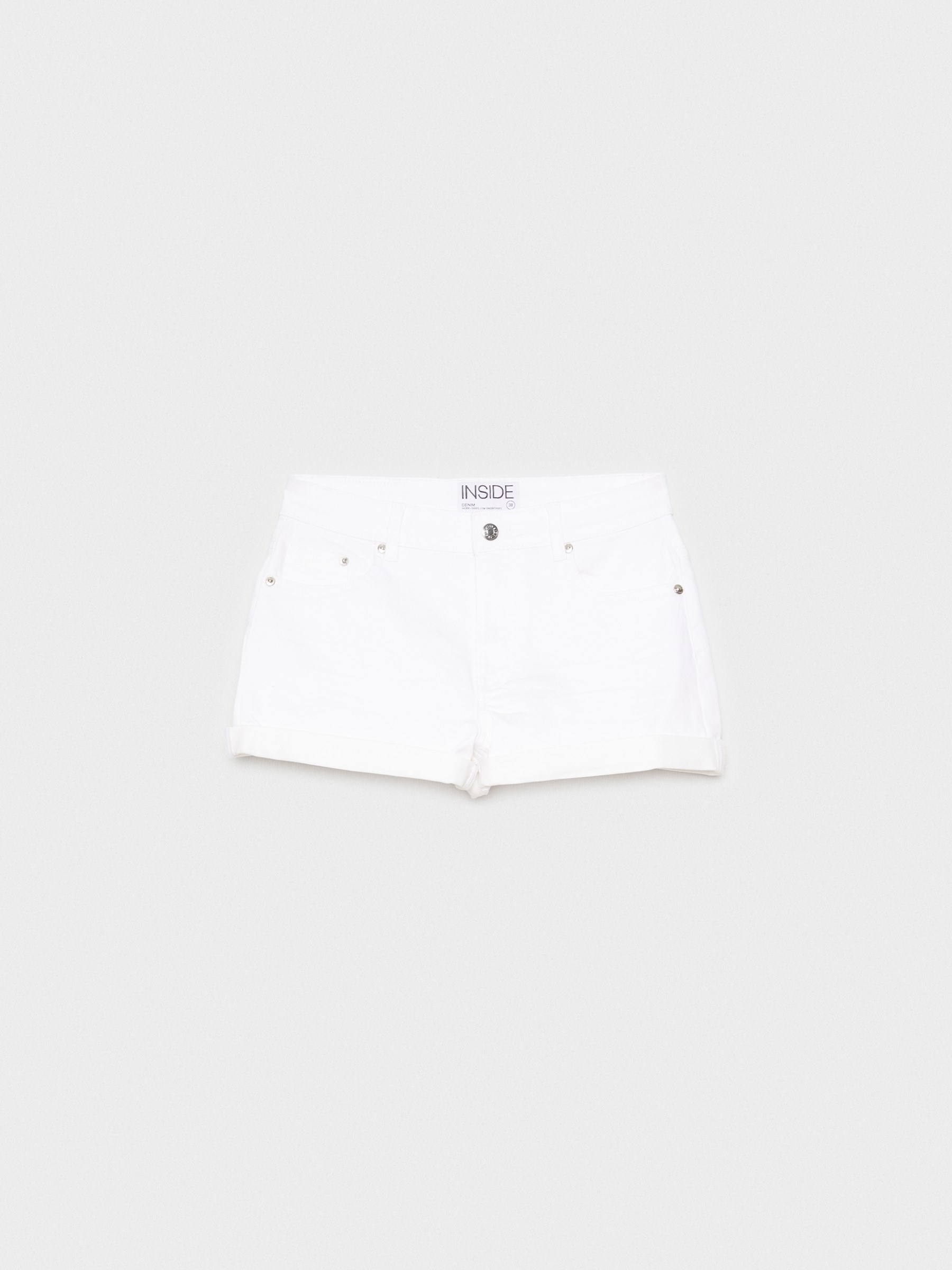 Mid-rise sarga shorts white middle front view