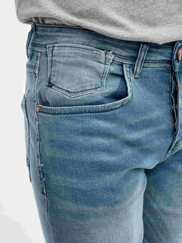 Bermuda jeans efeito lavado azul vista detalhe