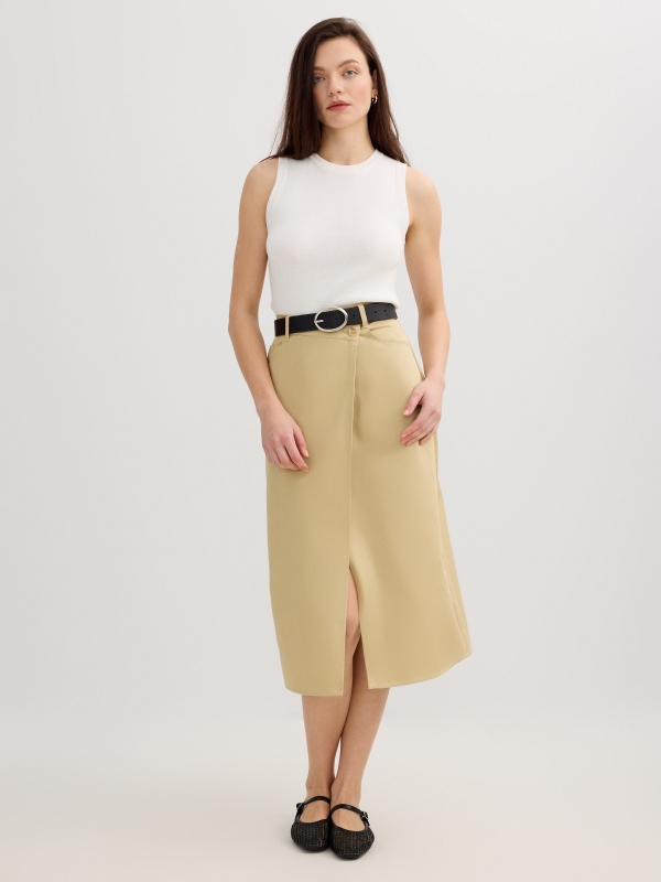 Basic sleeveless knitted jersey off white front view