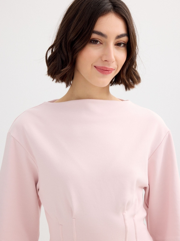 Fitted cotton t-shirt light pink detail view