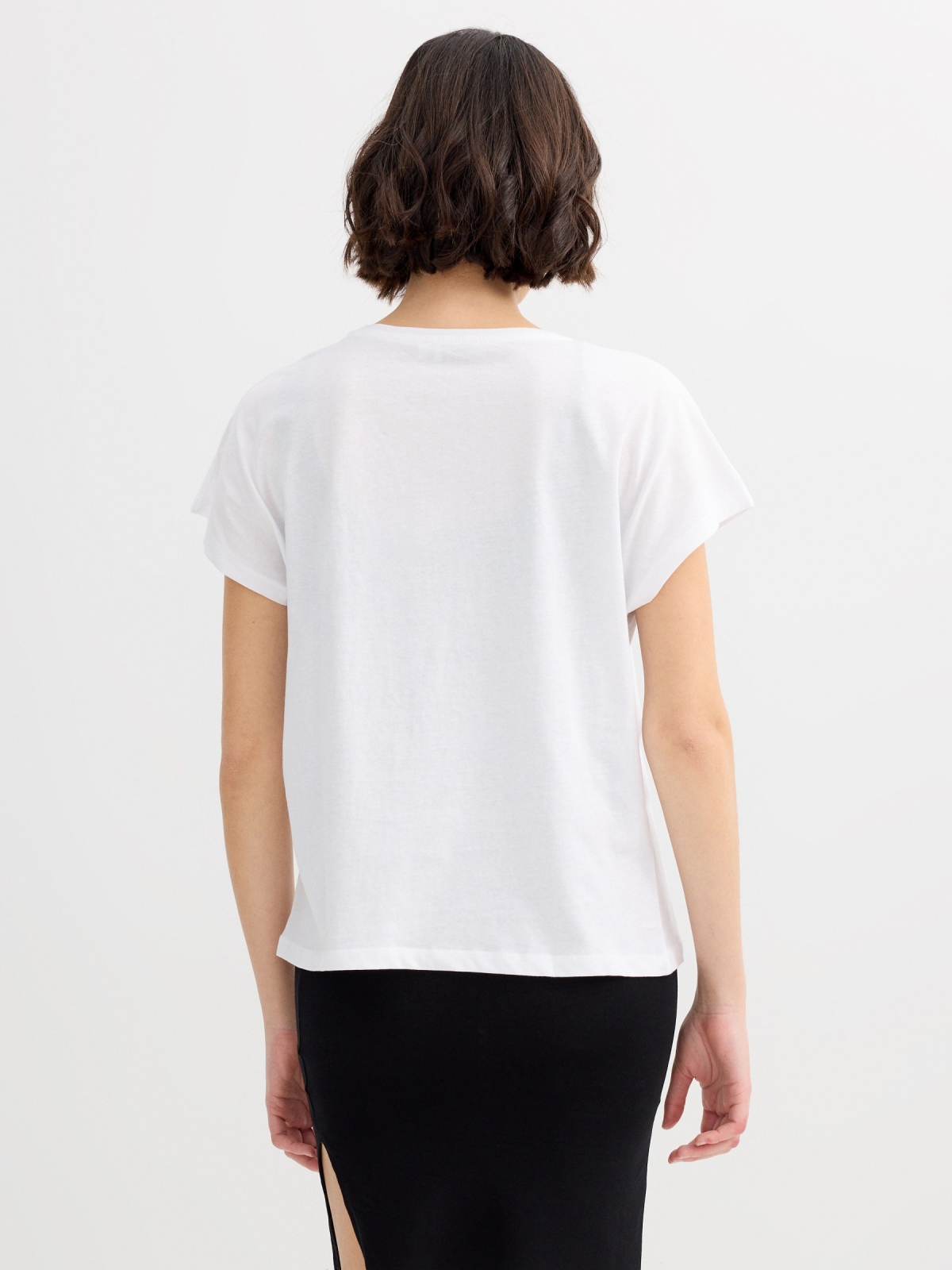 Camiseta floral sem mangas branco vista meia traseira