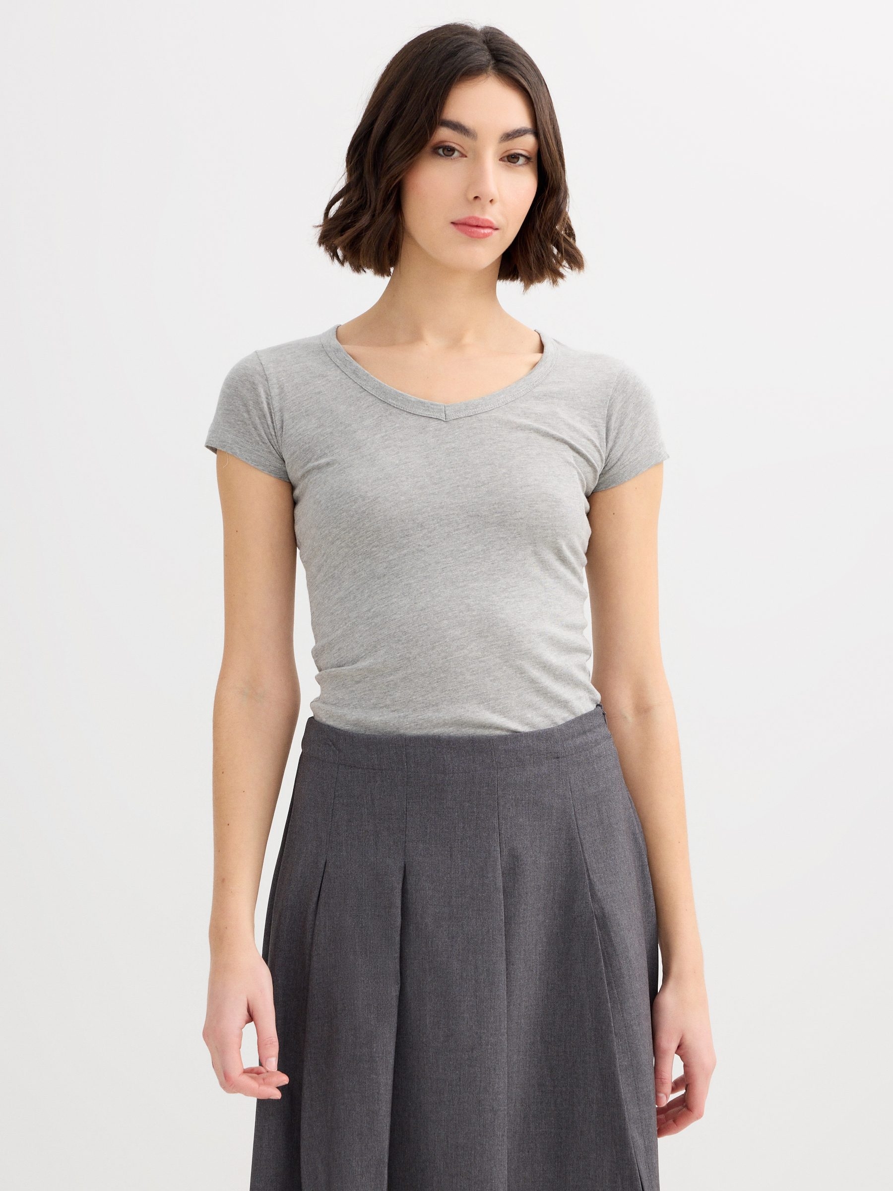 Basic V-neck T-shirt melange grey middle front view