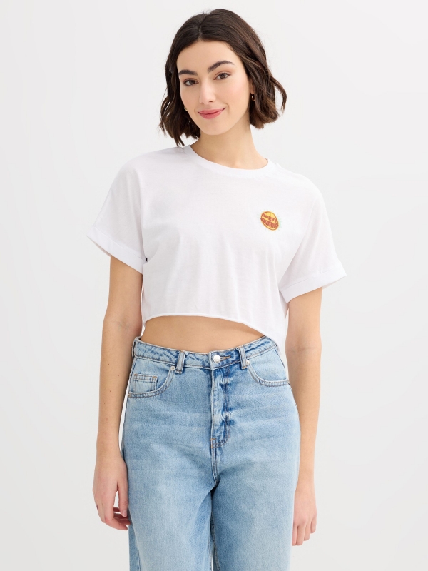 Camiseta cropped happy summer blanco vista media frontal