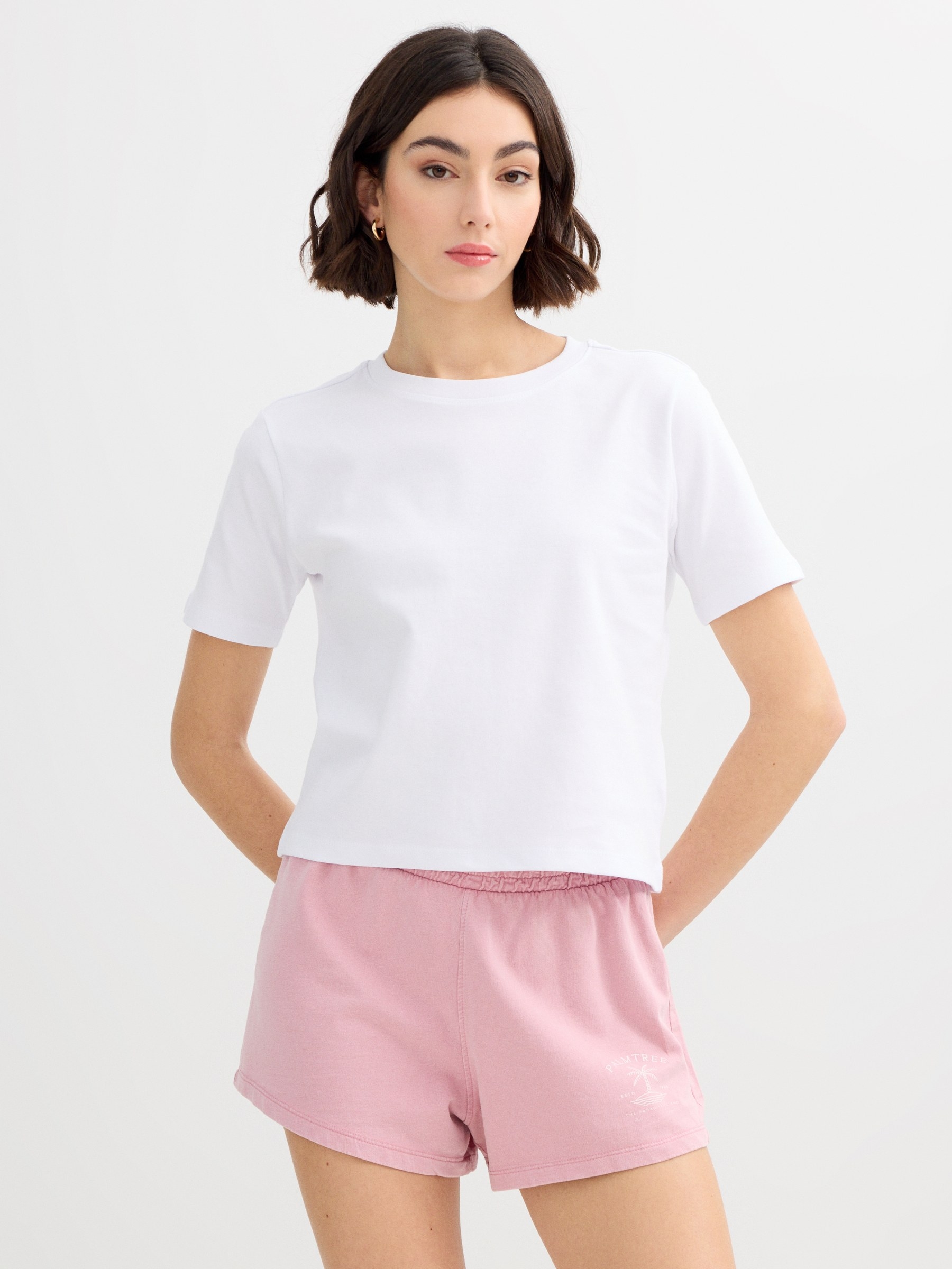 Camiseta básica de algodón blanco vista media frontal