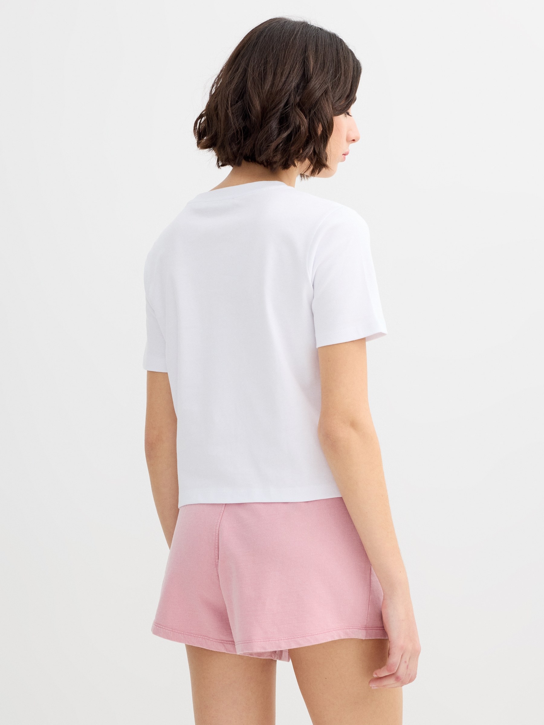 Basic cotton t-shirt white middle front view