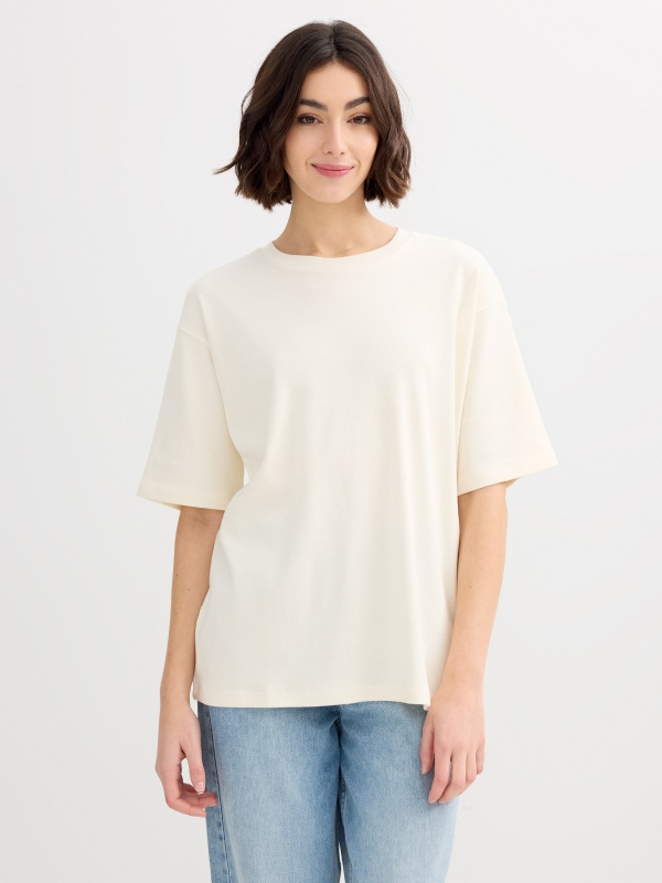 Camiseta oversize blanco roto vista media frontal