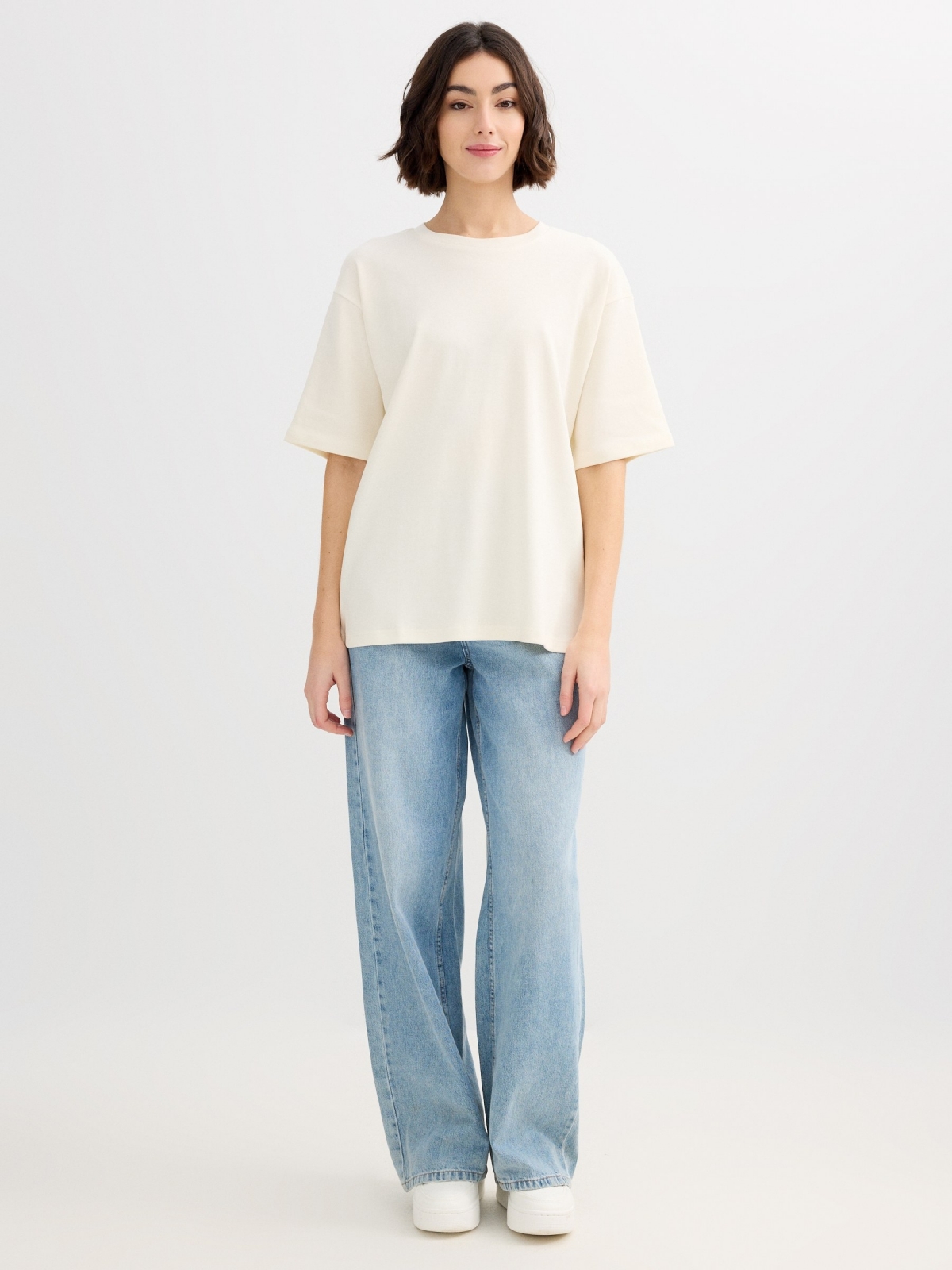 Camiseta oversize blanco roto vista general frontal