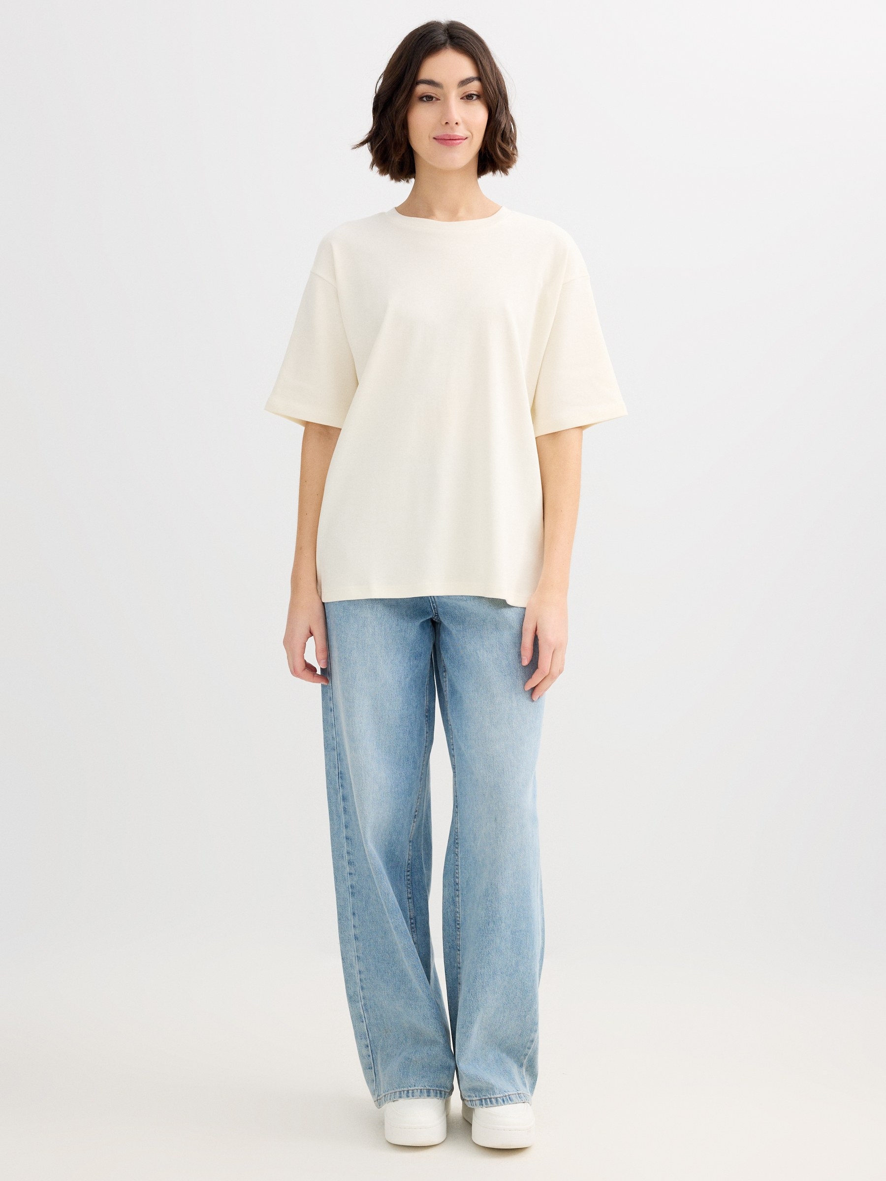 Oversized t-shirt off white middle front view